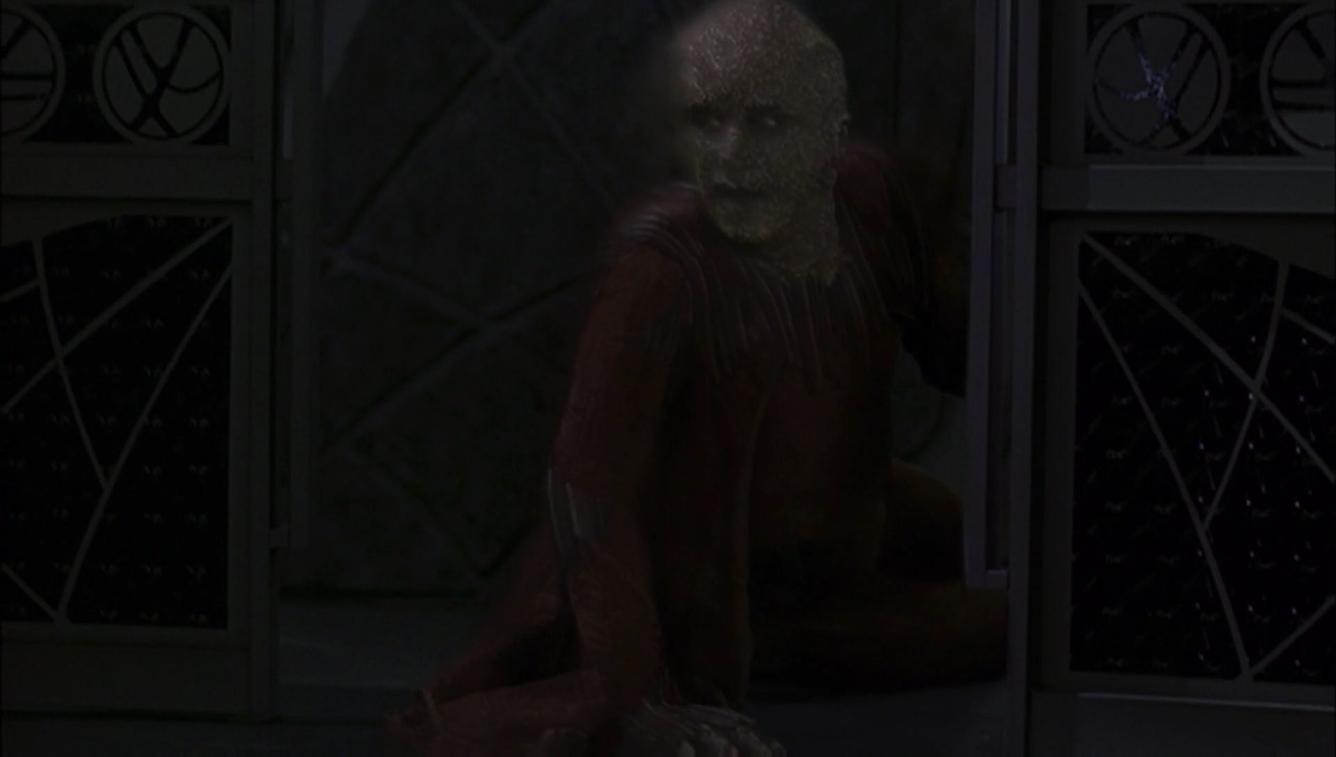 ariane179254_Enterprise_1x01-1x02_BrokenBow_5615.jpg