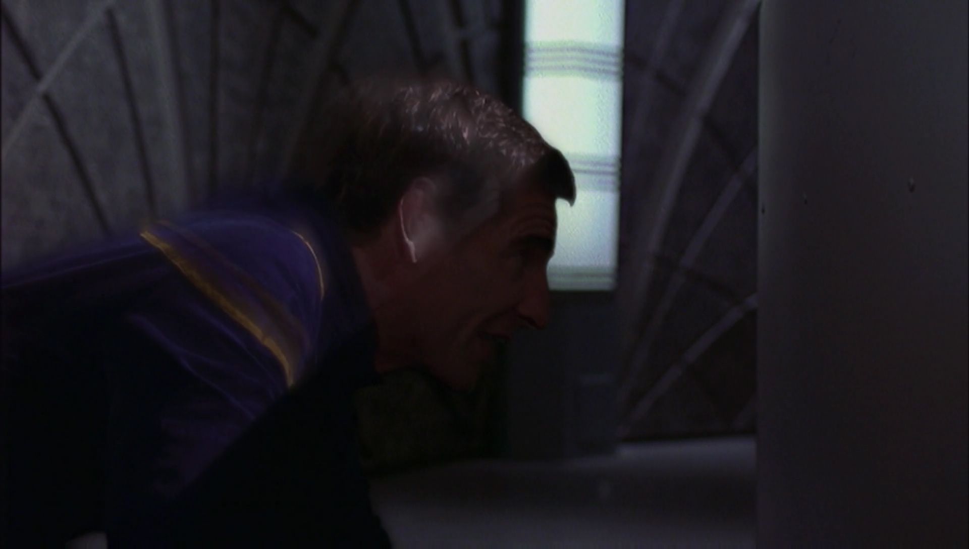 ariane179254_Enterprise_1x01-1x02_BrokenBow_5618.jpg