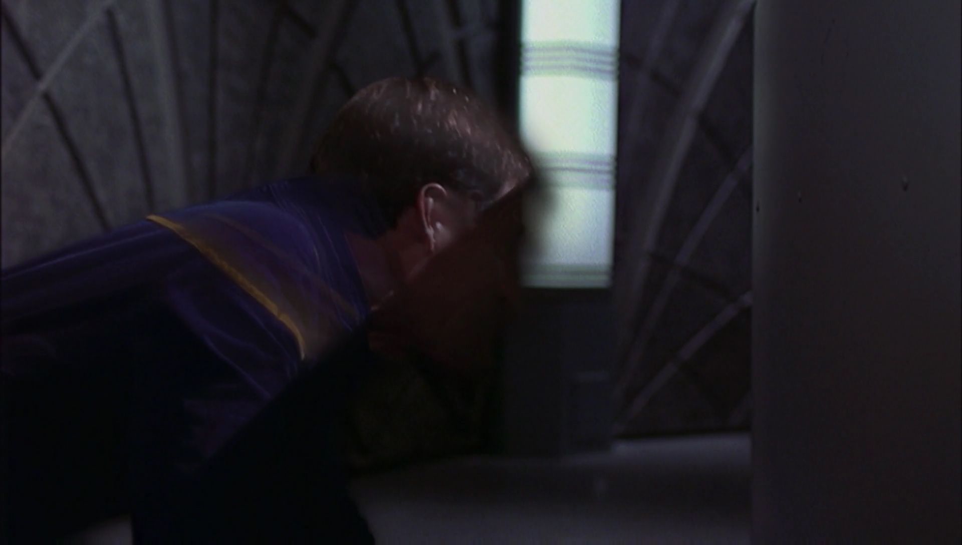 ariane179254_Enterprise_1x01-1x02_BrokenBow_5619.jpg