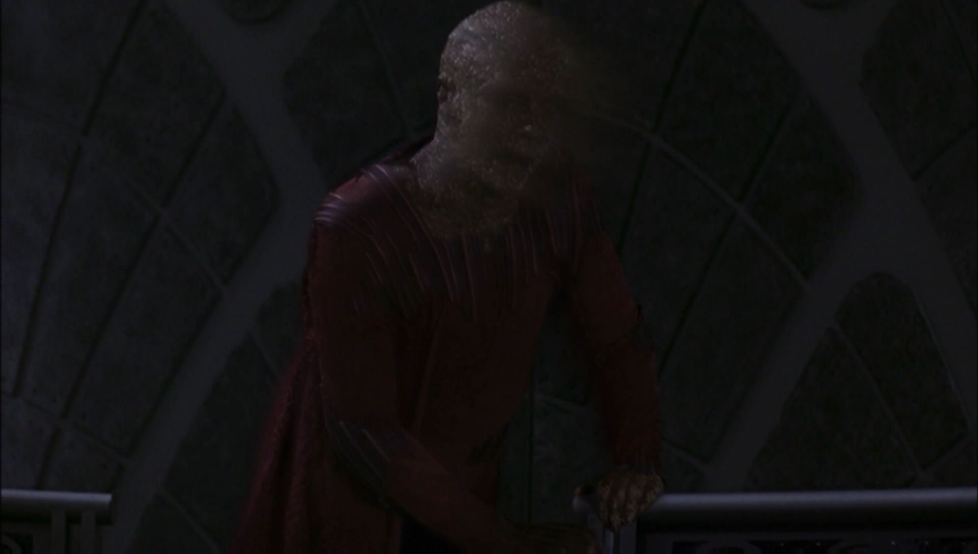 ariane179254_Enterprise_1x01-1x02_BrokenBow_5622.jpg