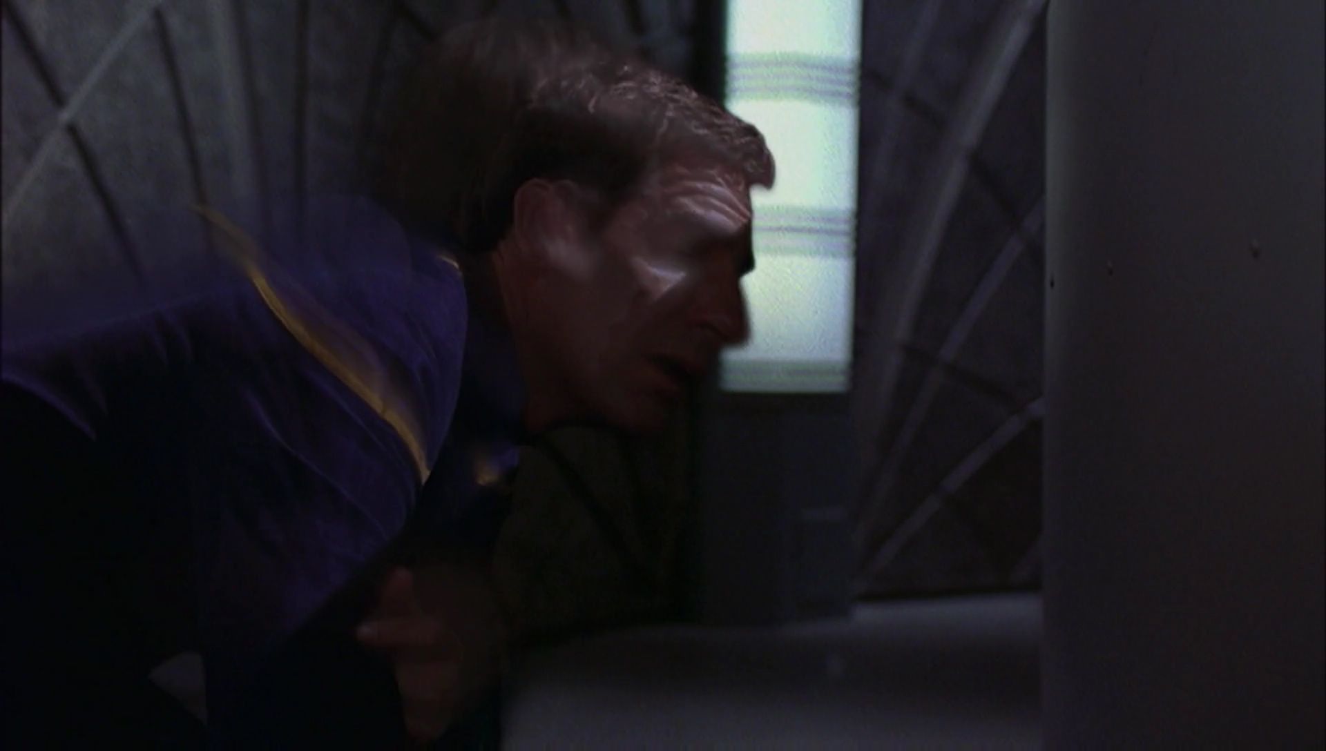 ariane179254_Enterprise_1x01-1x02_BrokenBow_5626.jpg