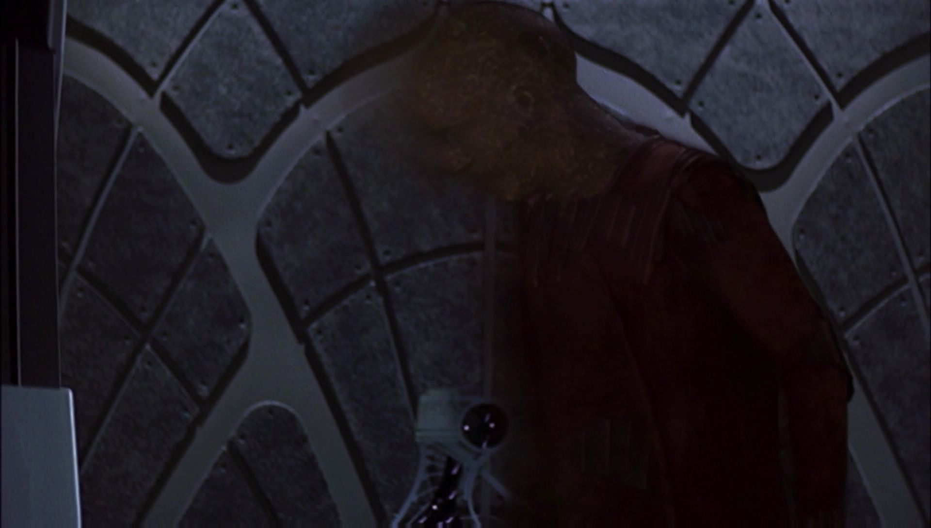 ariane179254_Enterprise_1x01-1x02_BrokenBow_5633.jpg