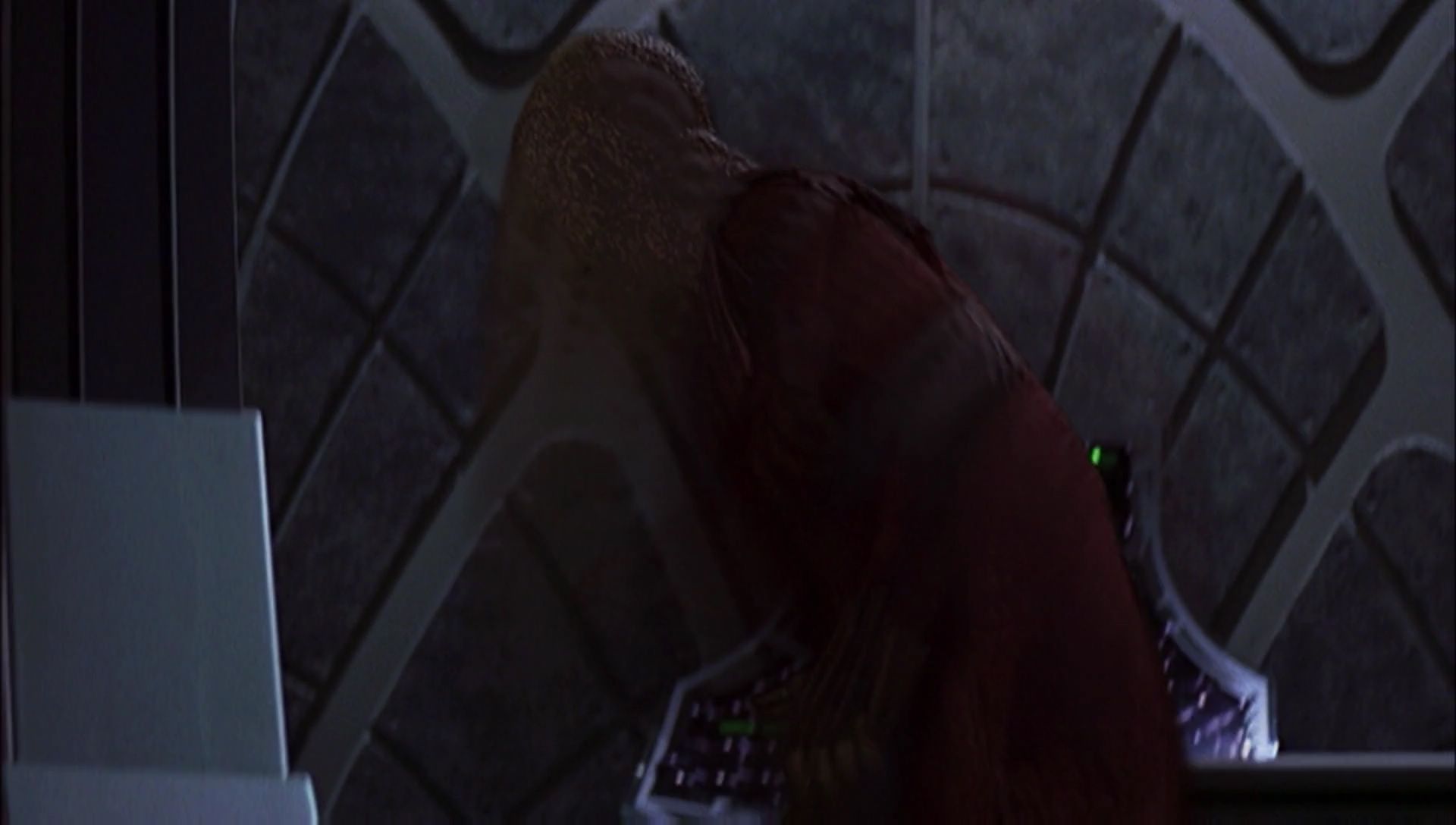 ariane179254_Enterprise_1x01-1x02_BrokenBow_5634.jpg