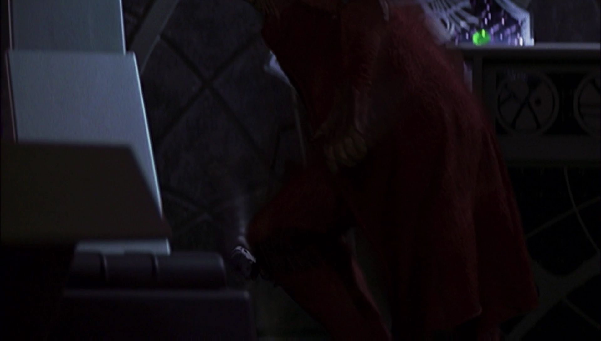 ariane179254_Enterprise_1x01-1x02_BrokenBow_5635.jpg