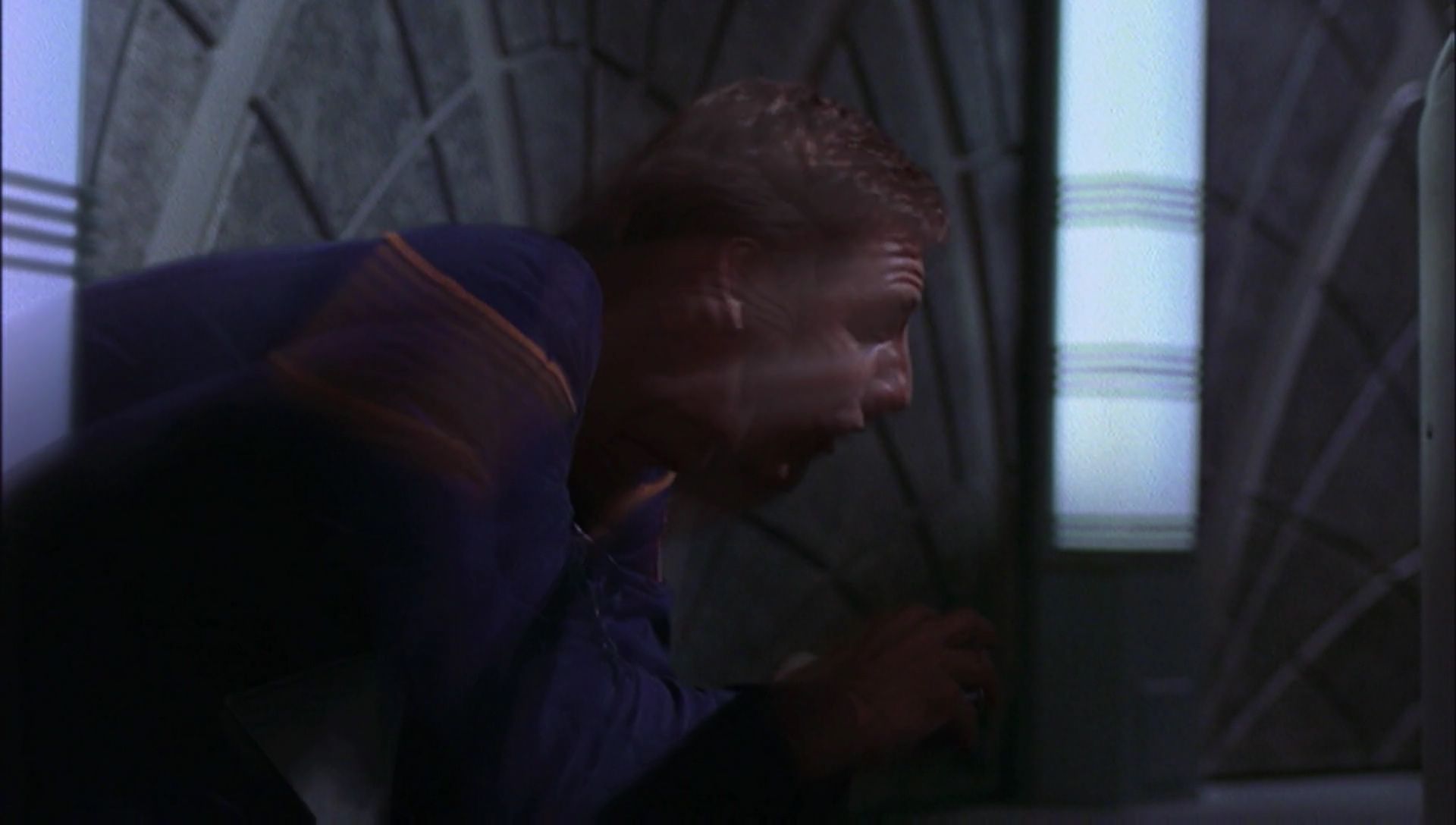 ariane179254_Enterprise_1x01-1x02_BrokenBow_5642.jpg