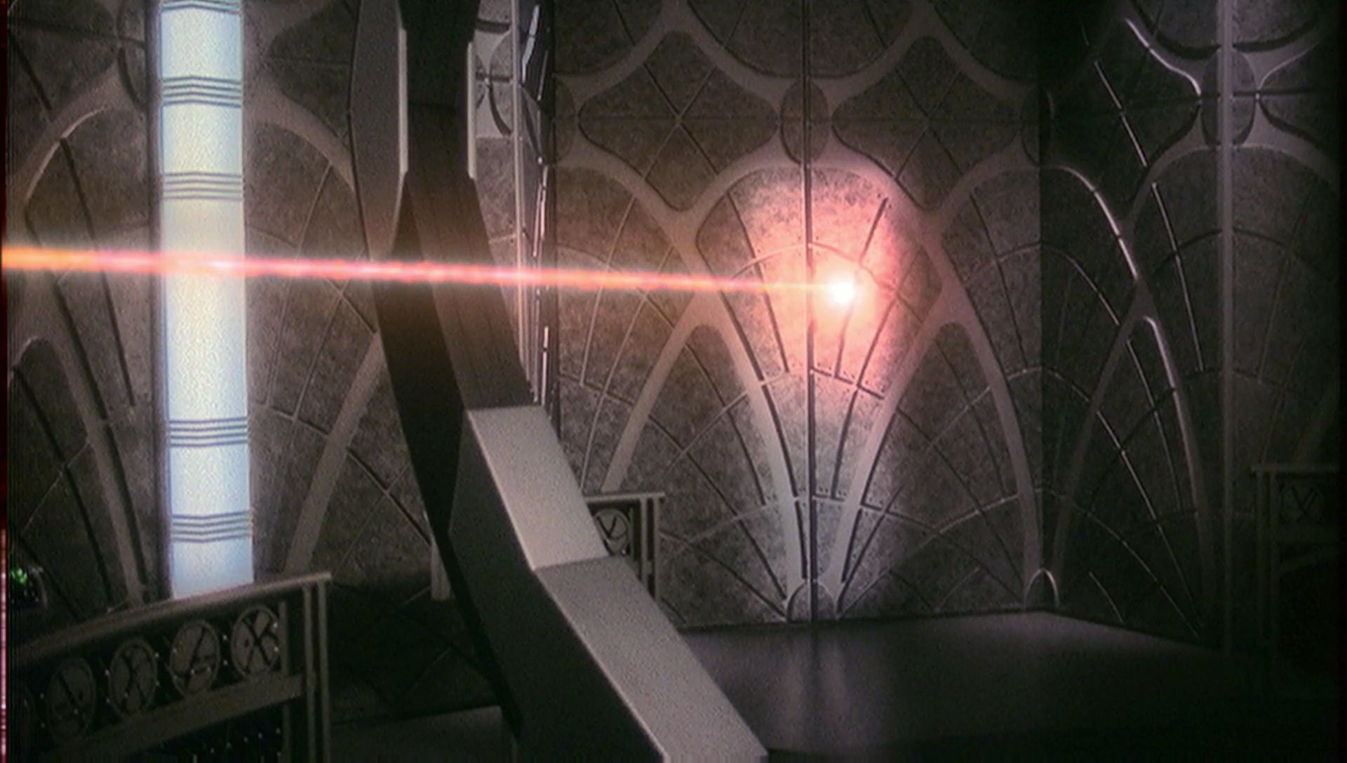 ariane179254_Enterprise_1x01-1x02_BrokenBow_5647.jpg