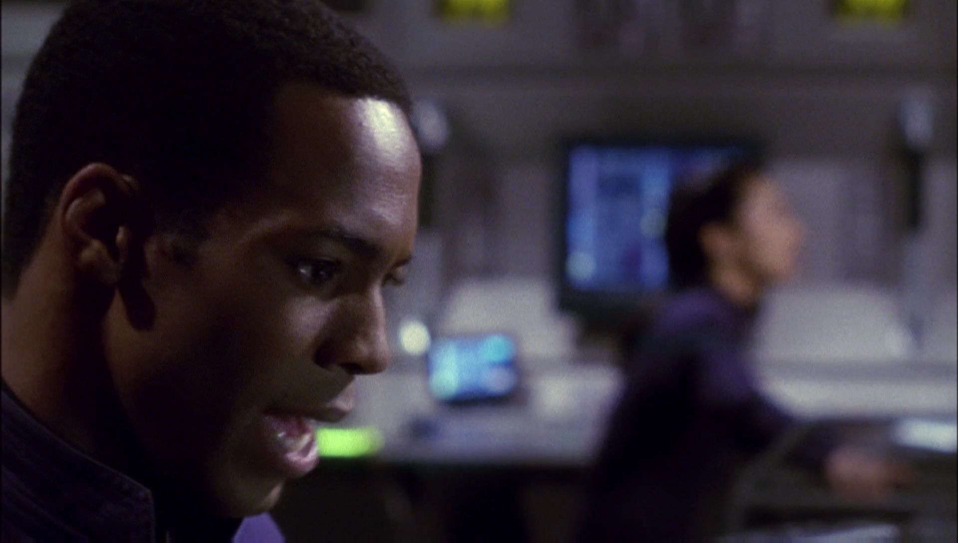 ariane179254_Enterprise_1x01-1x02_BrokenBow_5683.jpg