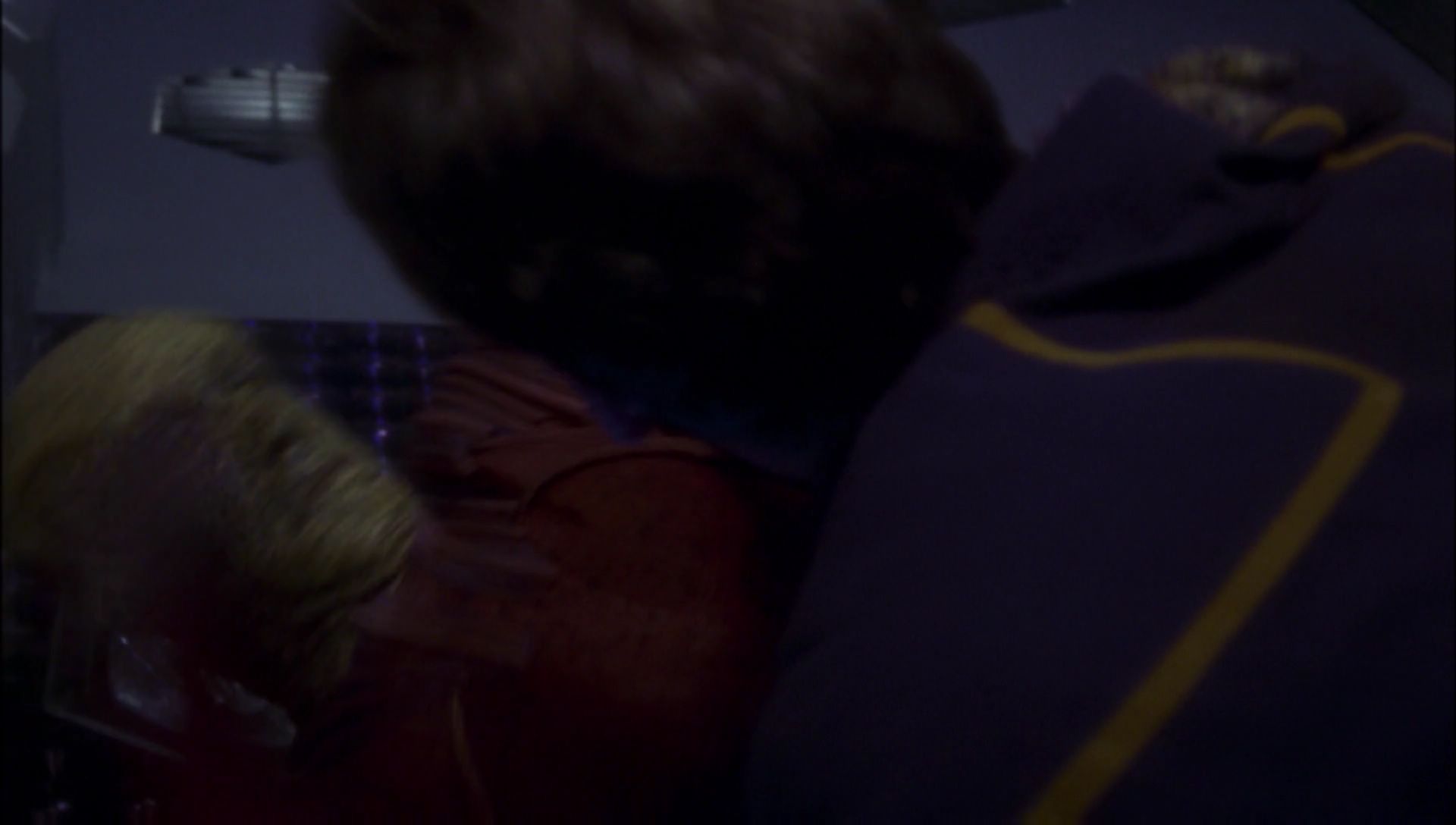ariane179254_Enterprise_1x01-1x02_BrokenBow_5697.jpg