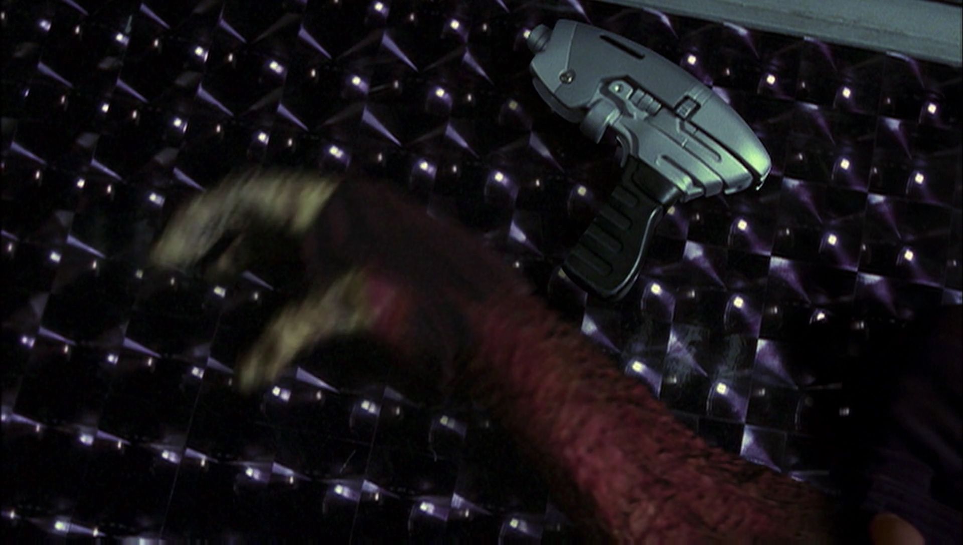 ariane179254_Enterprise_1x01-1x02_BrokenBow_5708.jpg