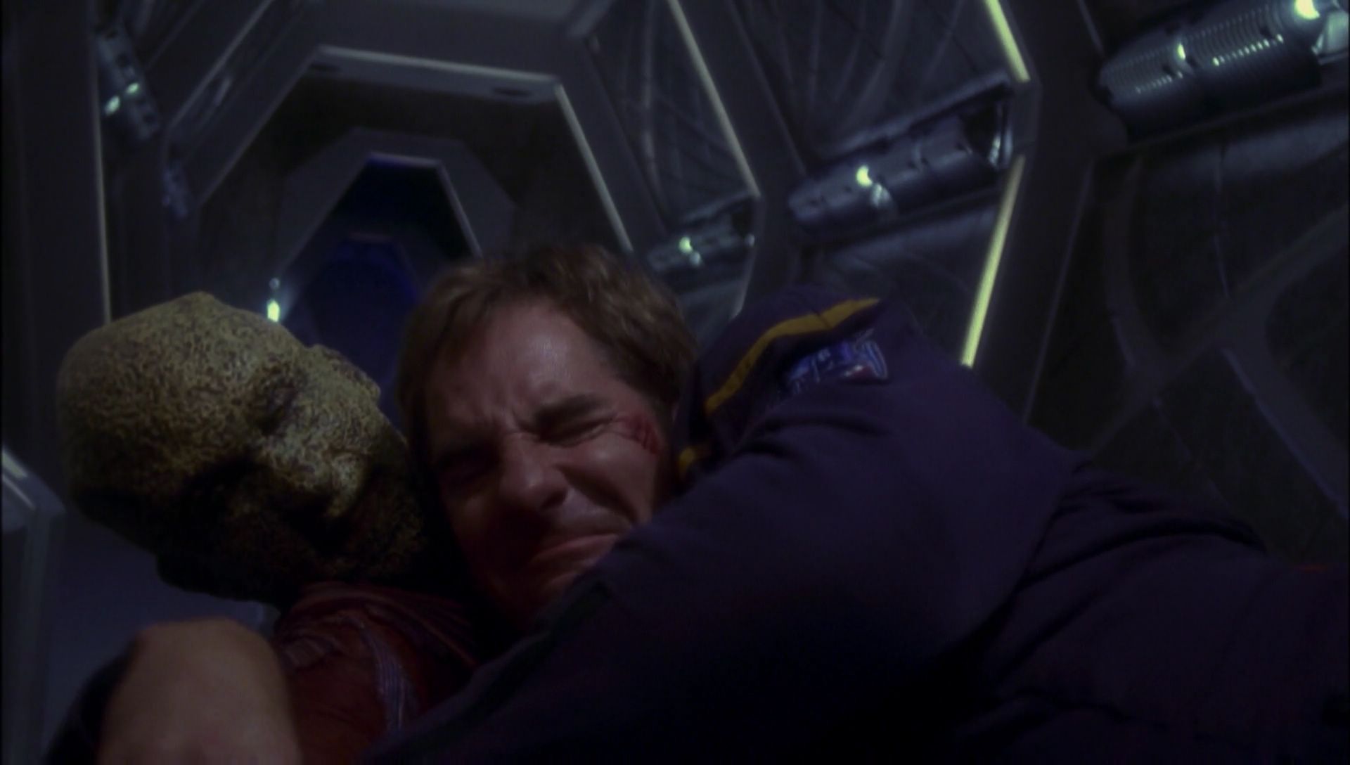 ariane179254_Enterprise_1x01-1x02_BrokenBow_5710.jpg