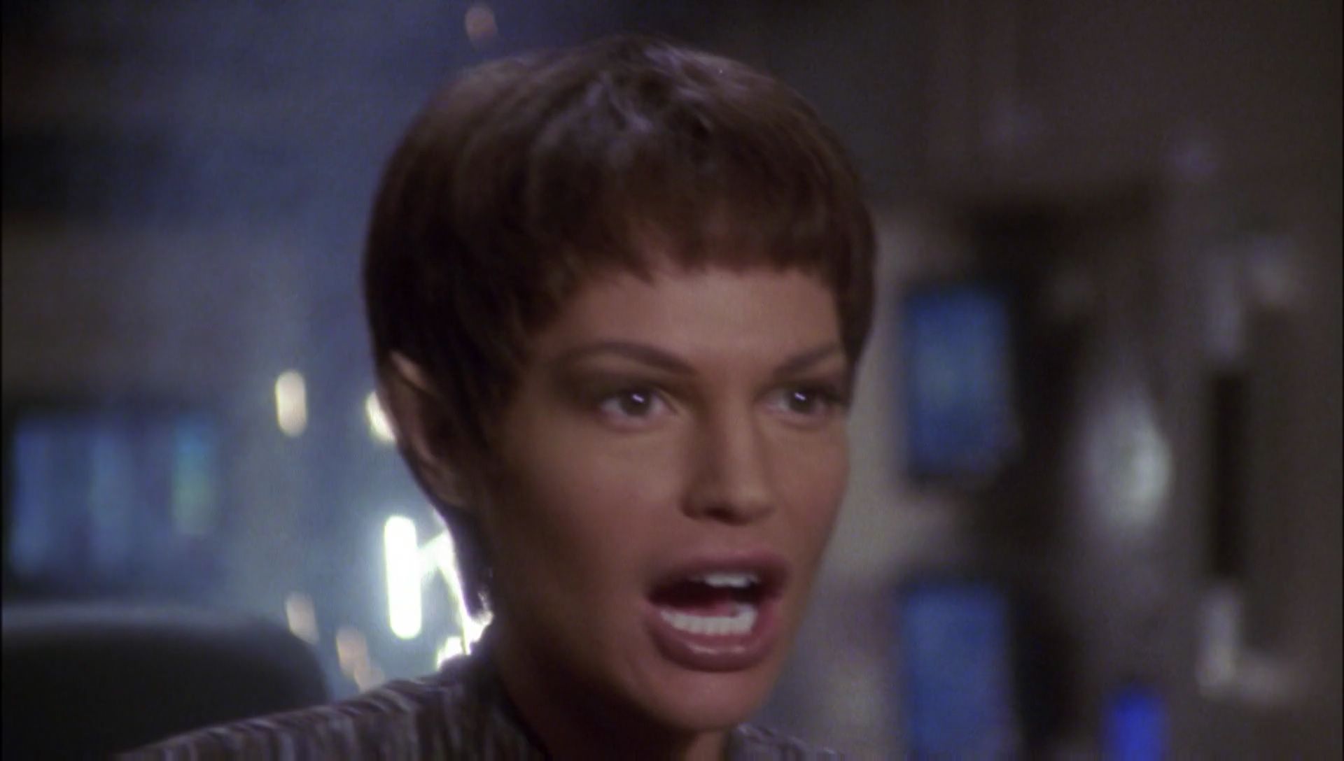 ariane179254_Enterprise_1x01-1x02_BrokenBow_5717.jpg