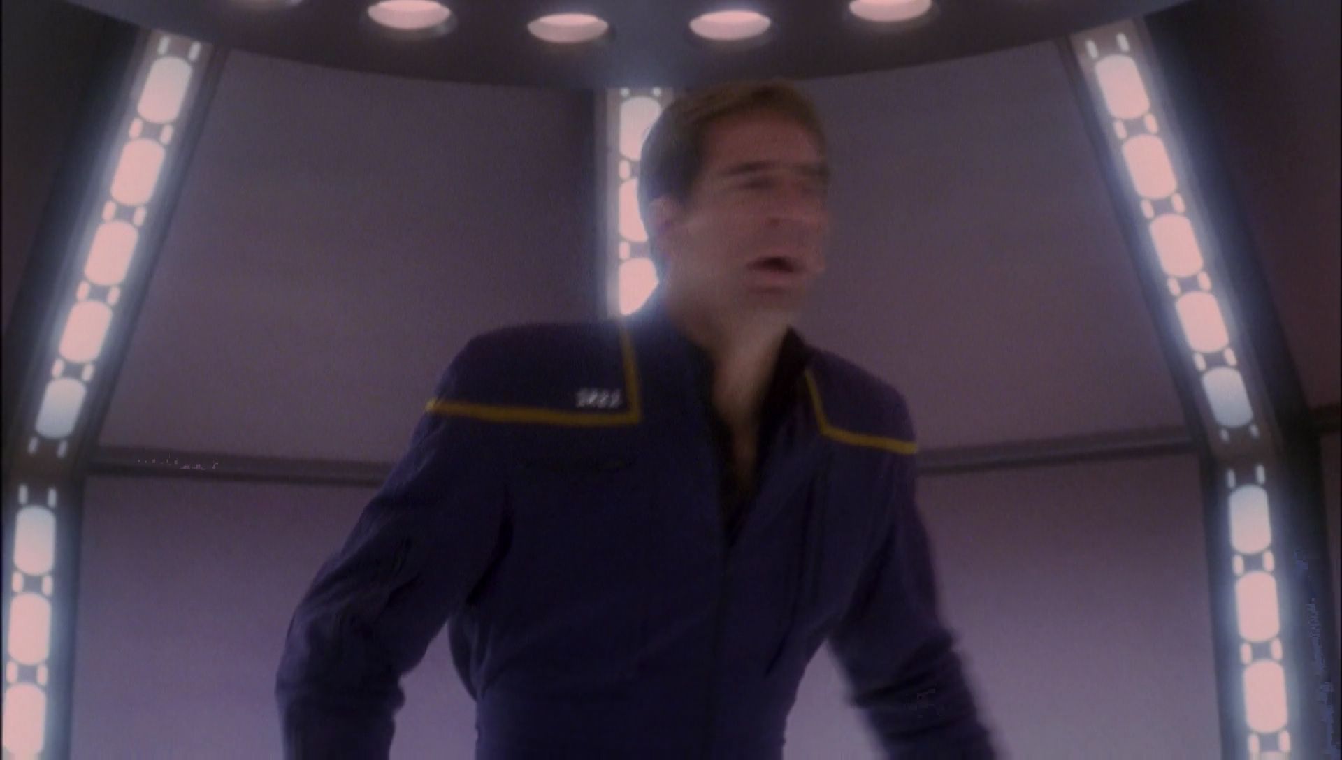 ariane179254_Enterprise_1x01-1x02_BrokenBow_5728.jpg