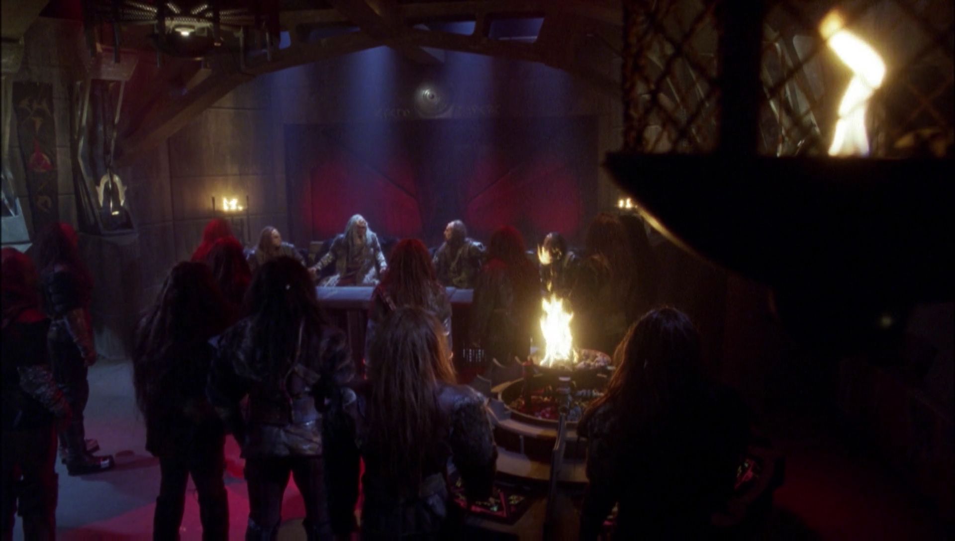 ariane179254_Enterprise_1x01-1x02_BrokenBow_5764.jpg