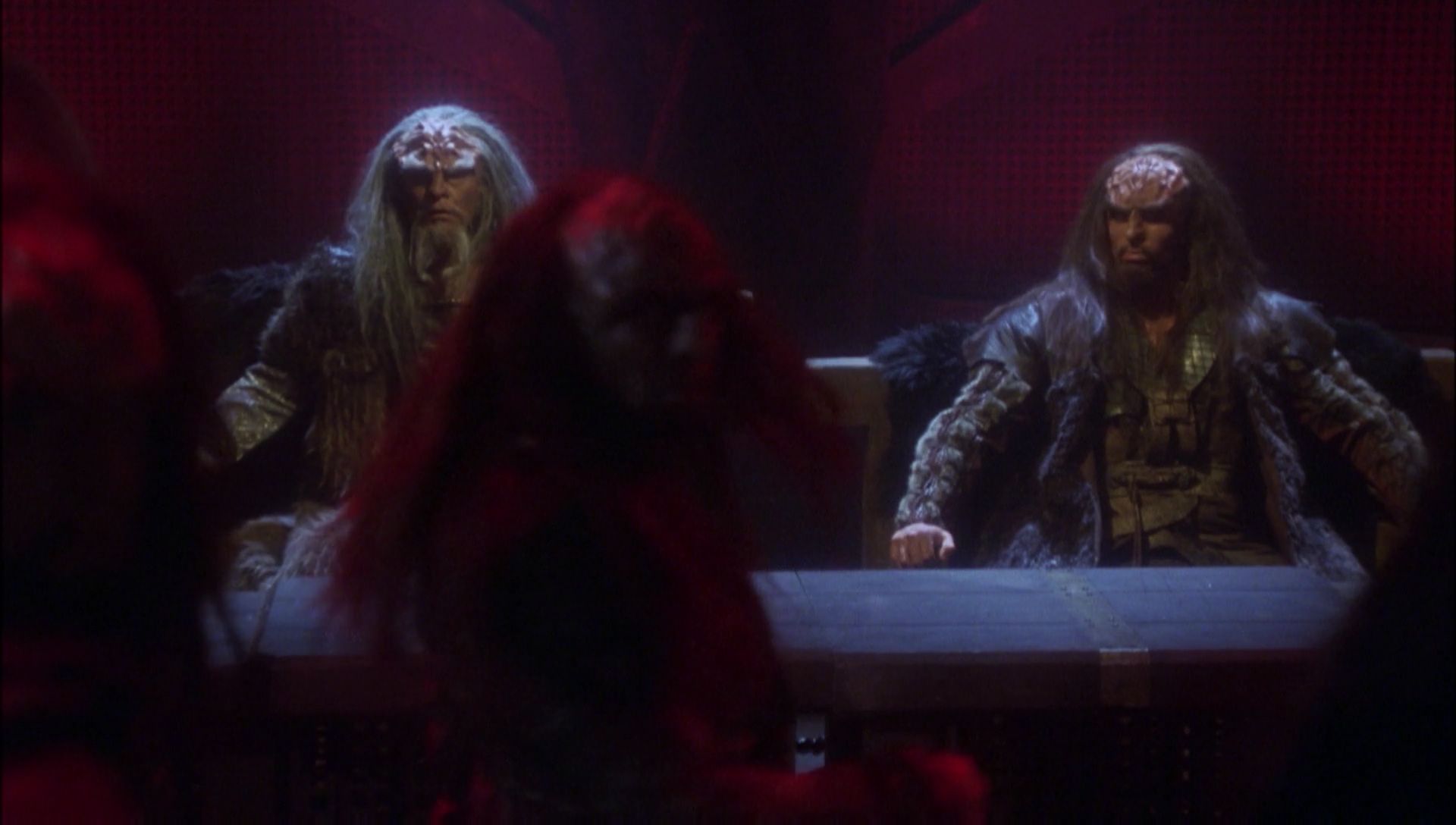 ariane179254_Enterprise_1x01-1x02_BrokenBow_5770.jpg
