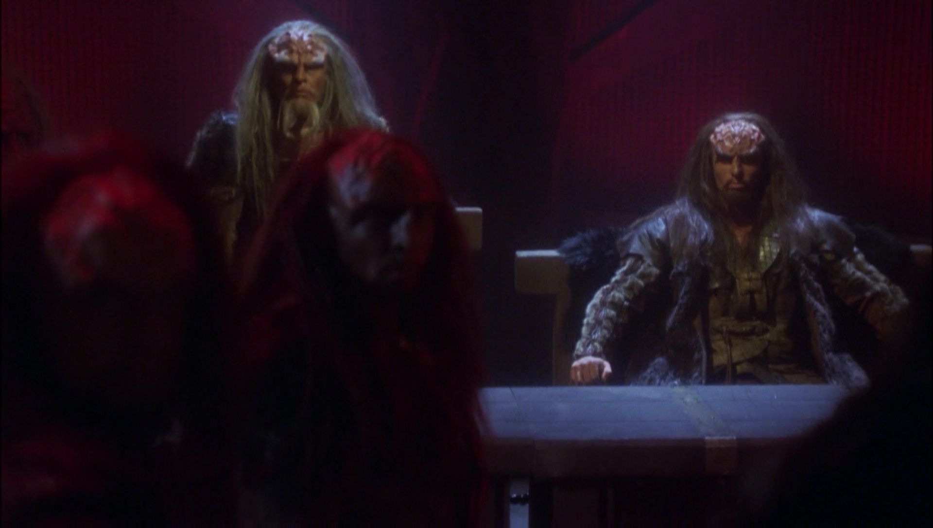 ariane179254_Enterprise_1x01-1x02_BrokenBow_5771.jpg