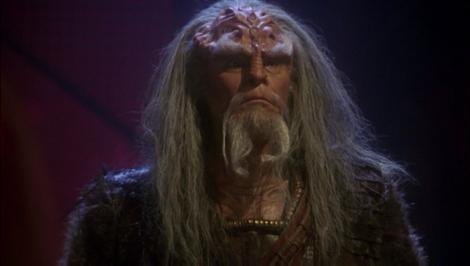 ariane179254_Enterprise_1x01-1x02_BrokenBow_5785.jpg