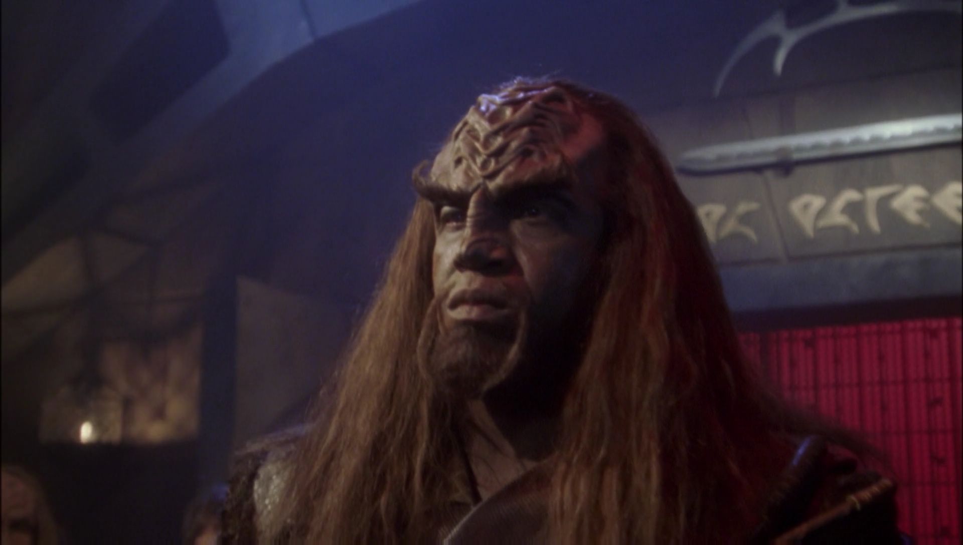 ariane179254_Enterprise_1x01-1x02_BrokenBow_5801.jpg