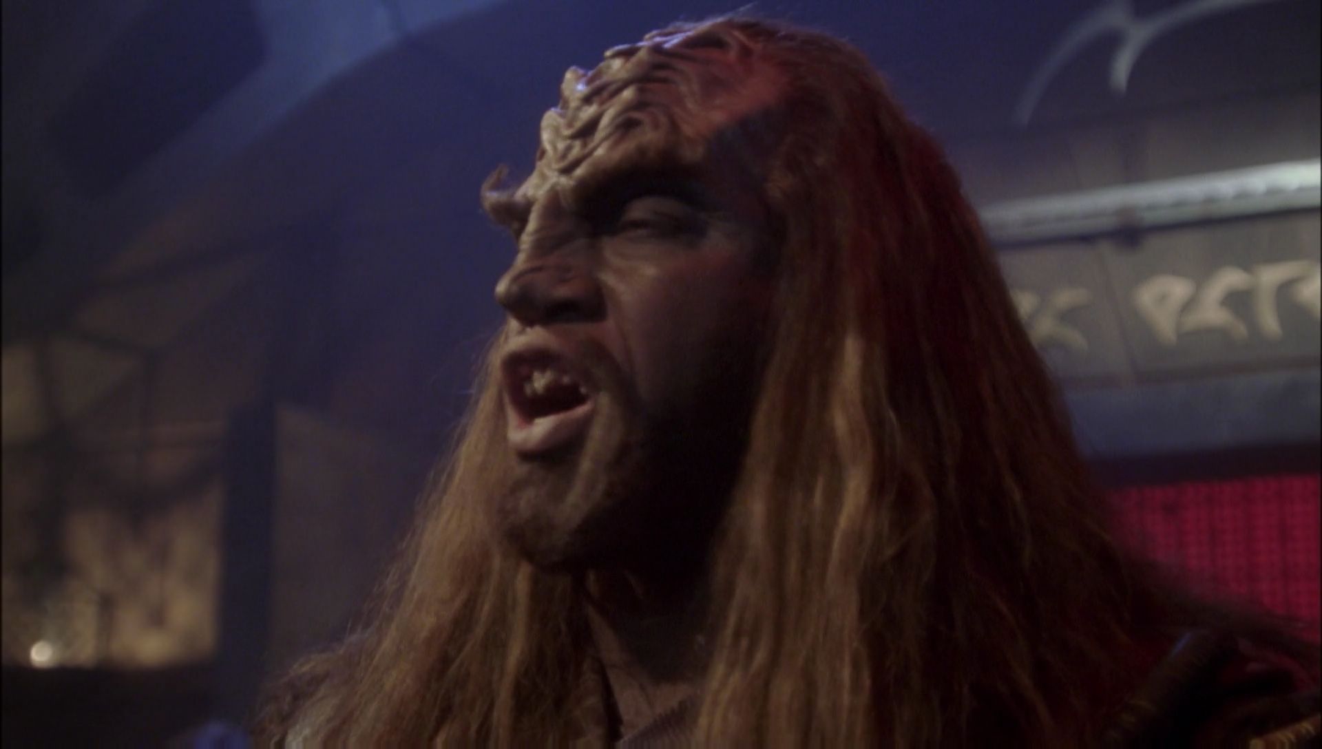 ariane179254_Enterprise_1x01-1x02_BrokenBow_5804.jpg