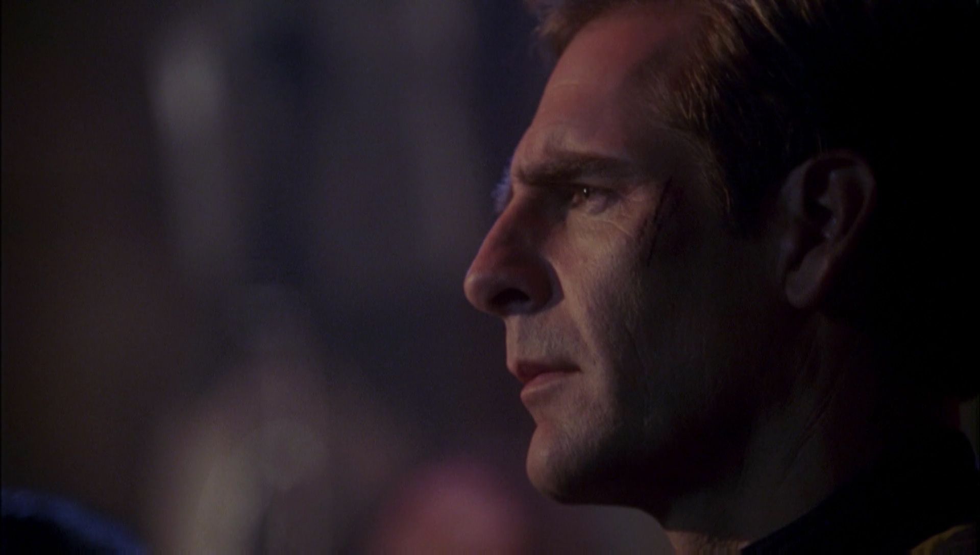 ariane179254_Enterprise_1x01-1x02_BrokenBow_5812.jpg