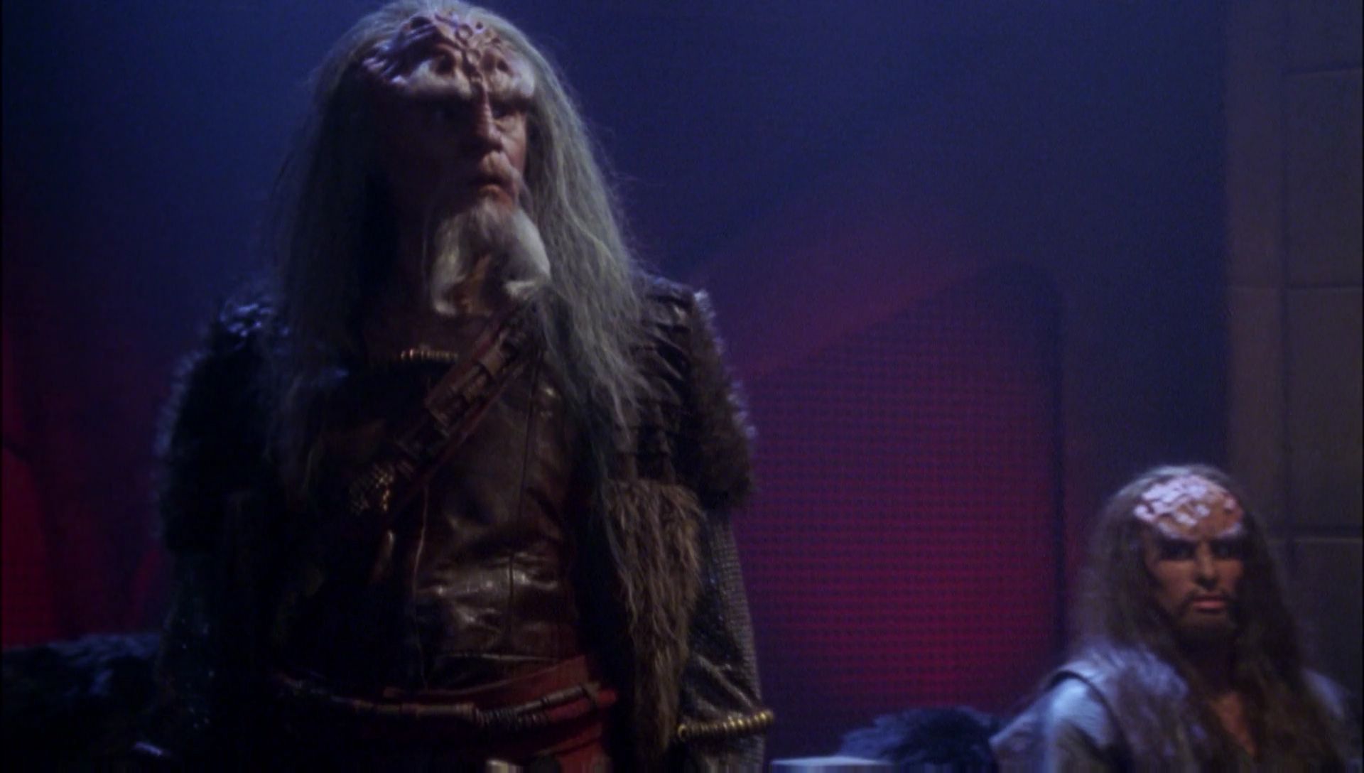 ariane179254_Enterprise_1x01-1x02_BrokenBow_5813.jpg