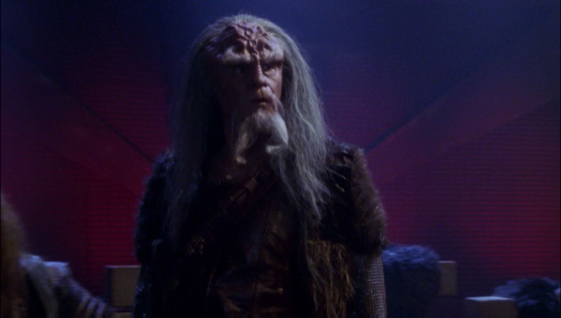 ariane179254_Enterprise_1x01-1x02_BrokenBow_5814.jpg