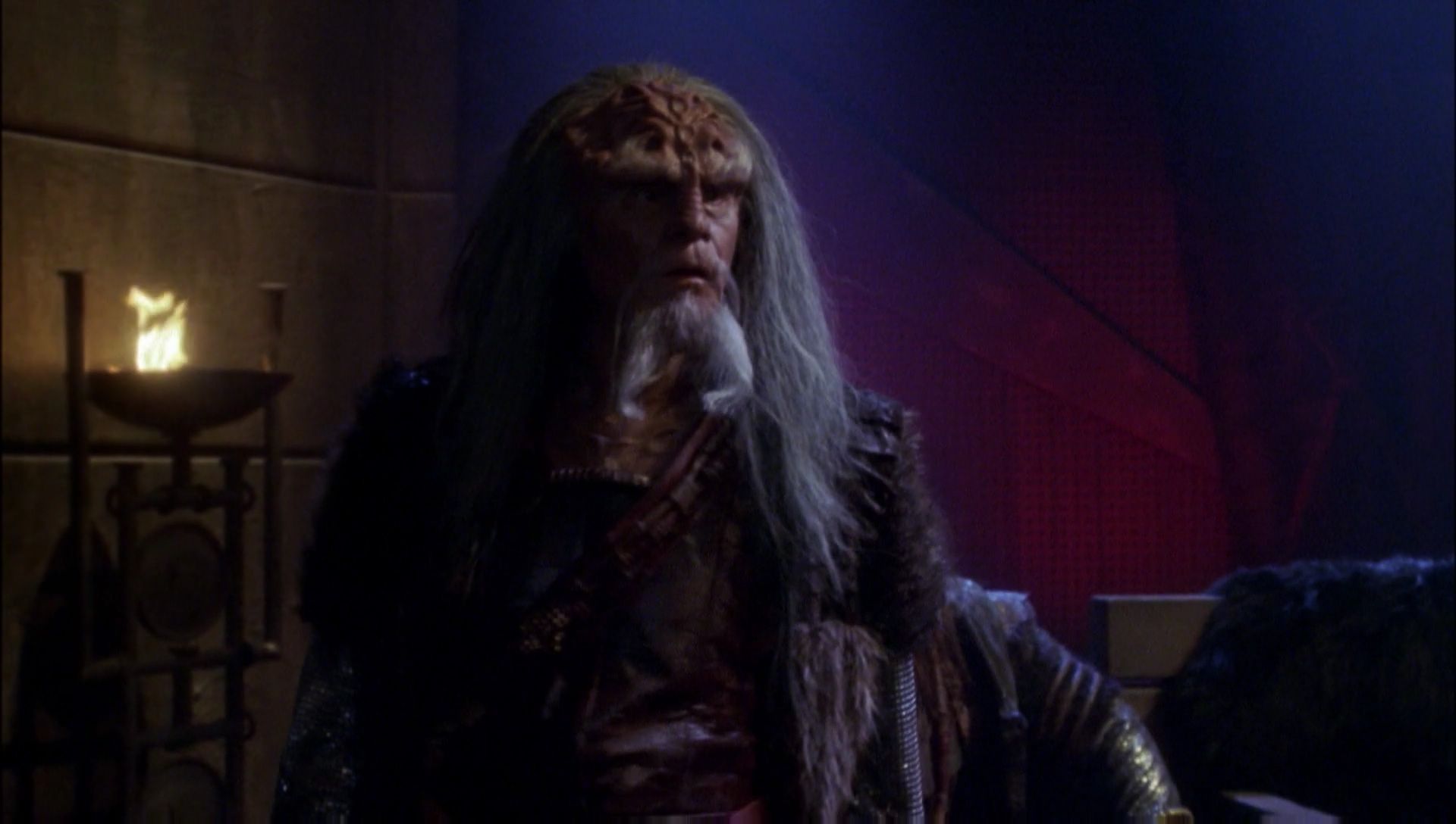 ariane179254_Enterprise_1x01-1x02_BrokenBow_5816.jpg