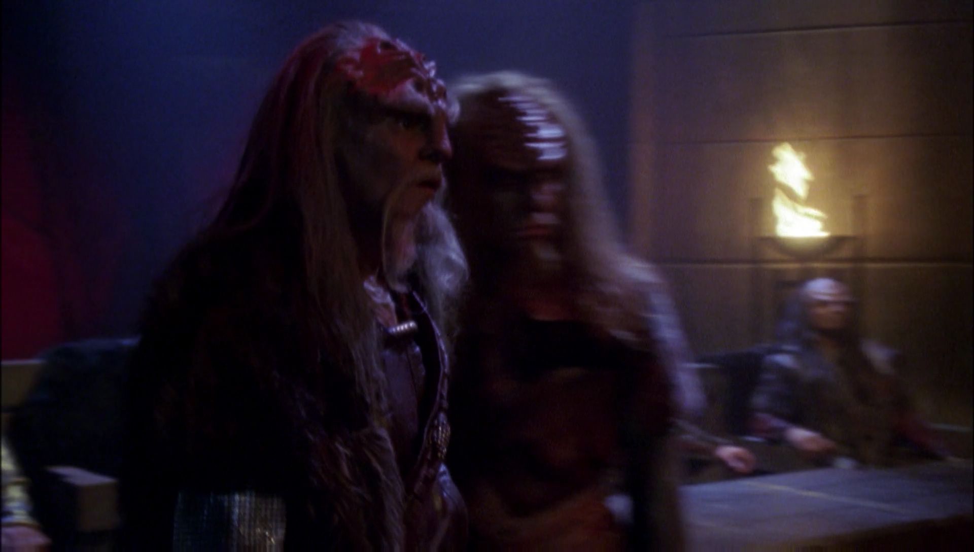 ariane179254_Enterprise_1x01-1x02_BrokenBow_5818.jpg