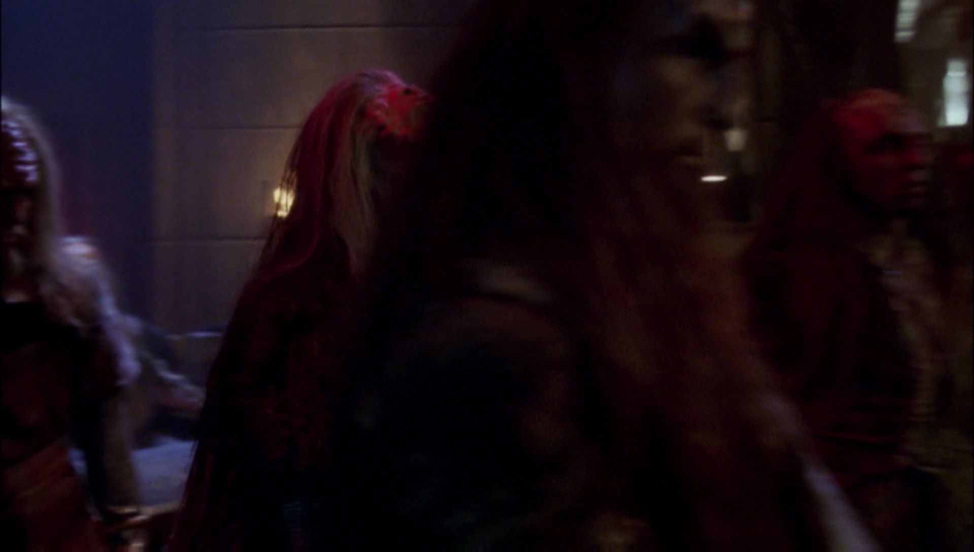 ariane179254_Enterprise_1x01-1x02_BrokenBow_5819.jpg