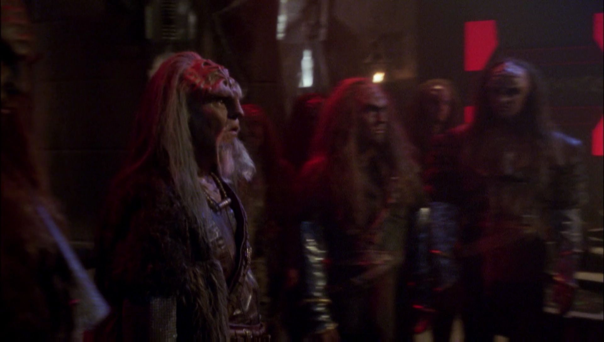 ariane179254_Enterprise_1x01-1x02_BrokenBow_5820.jpg