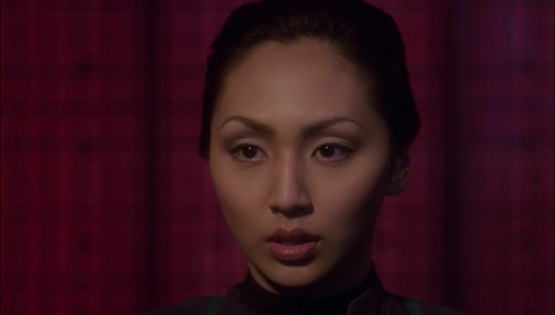 ariane179254_Enterprise_1x01-1x02_BrokenBow_5824.jpg