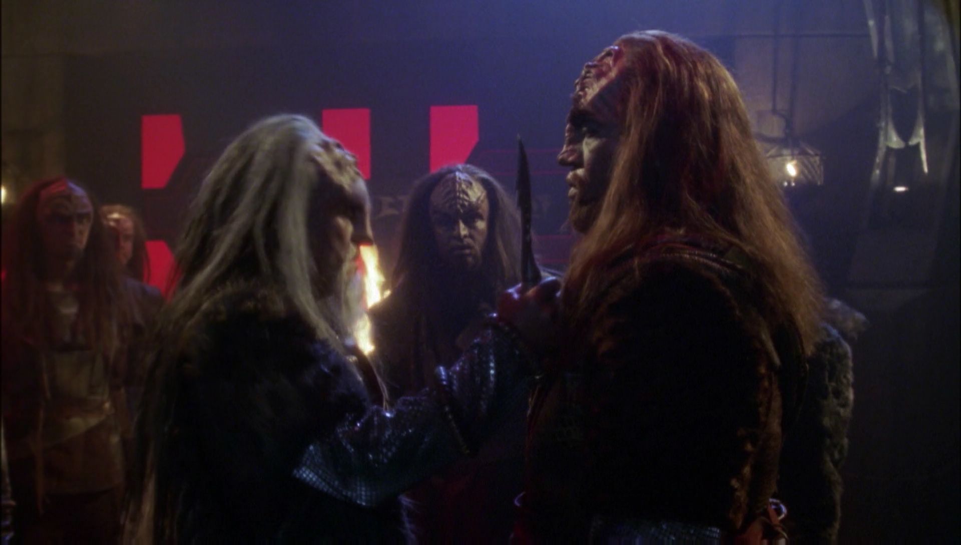 ariane179254_Enterprise_1x01-1x02_BrokenBow_5825.jpg