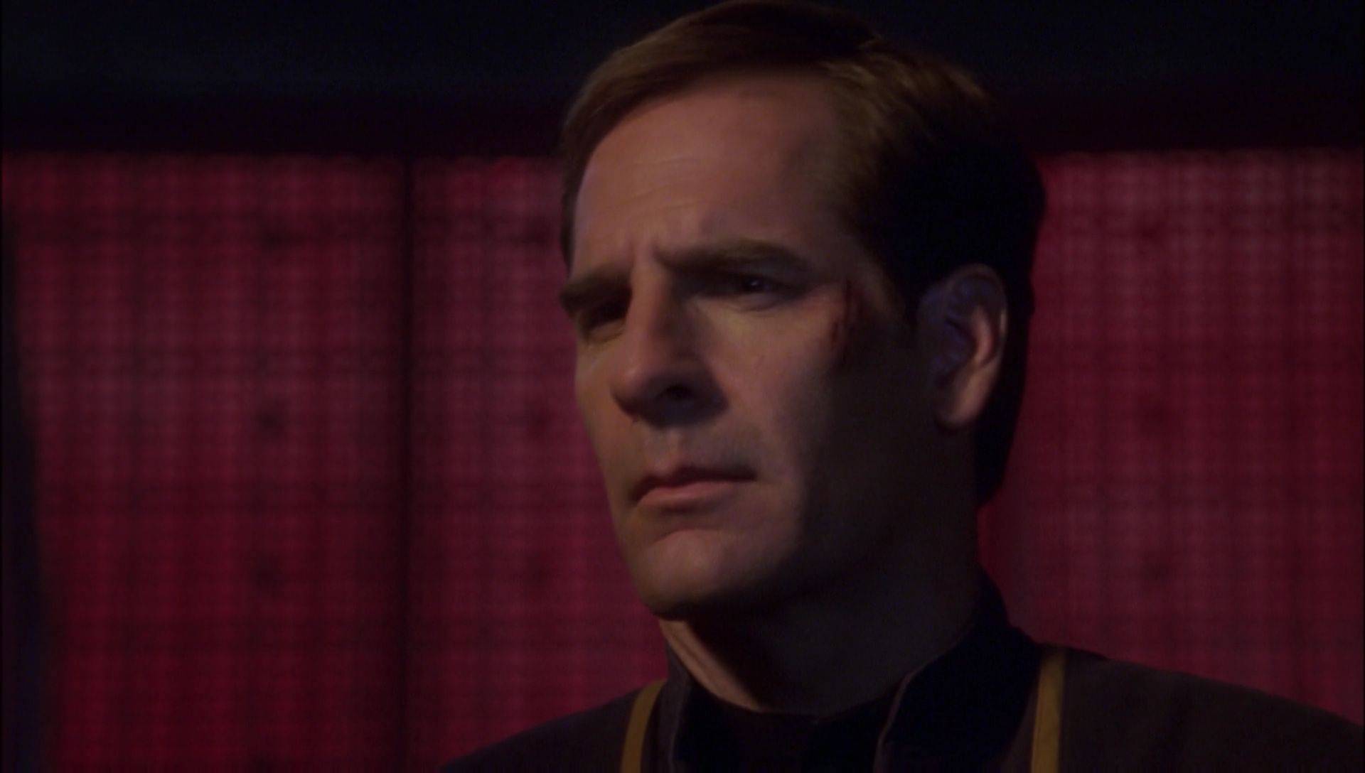 ariane179254_Enterprise_1x01-1x02_BrokenBow_5838.jpg