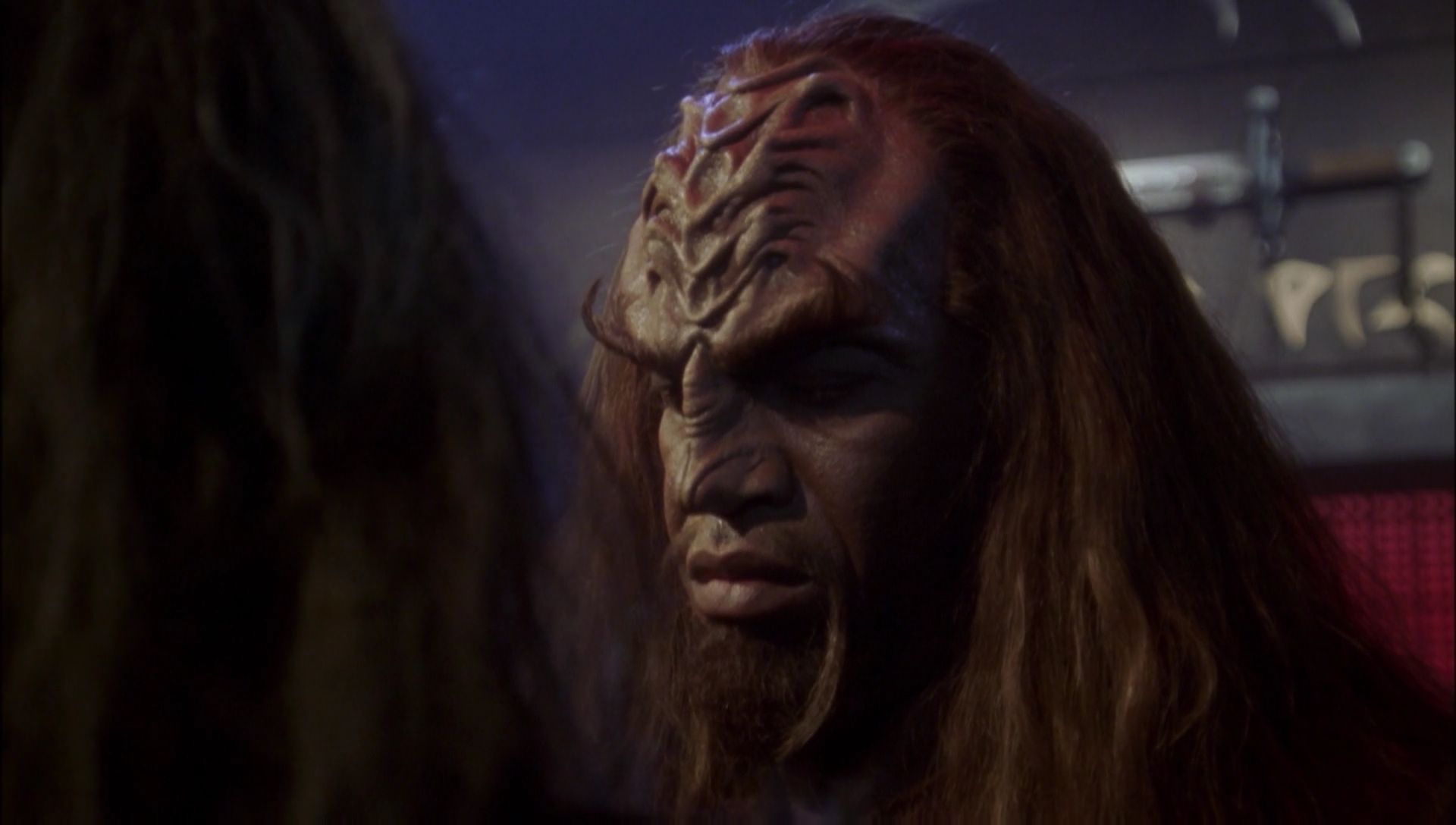 ariane179254_Enterprise_1x01-1x02_BrokenBow_5843.jpg
