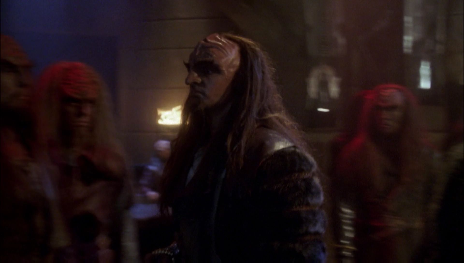 ariane179254_Enterprise_1x01-1x02_BrokenBow_5846.jpg