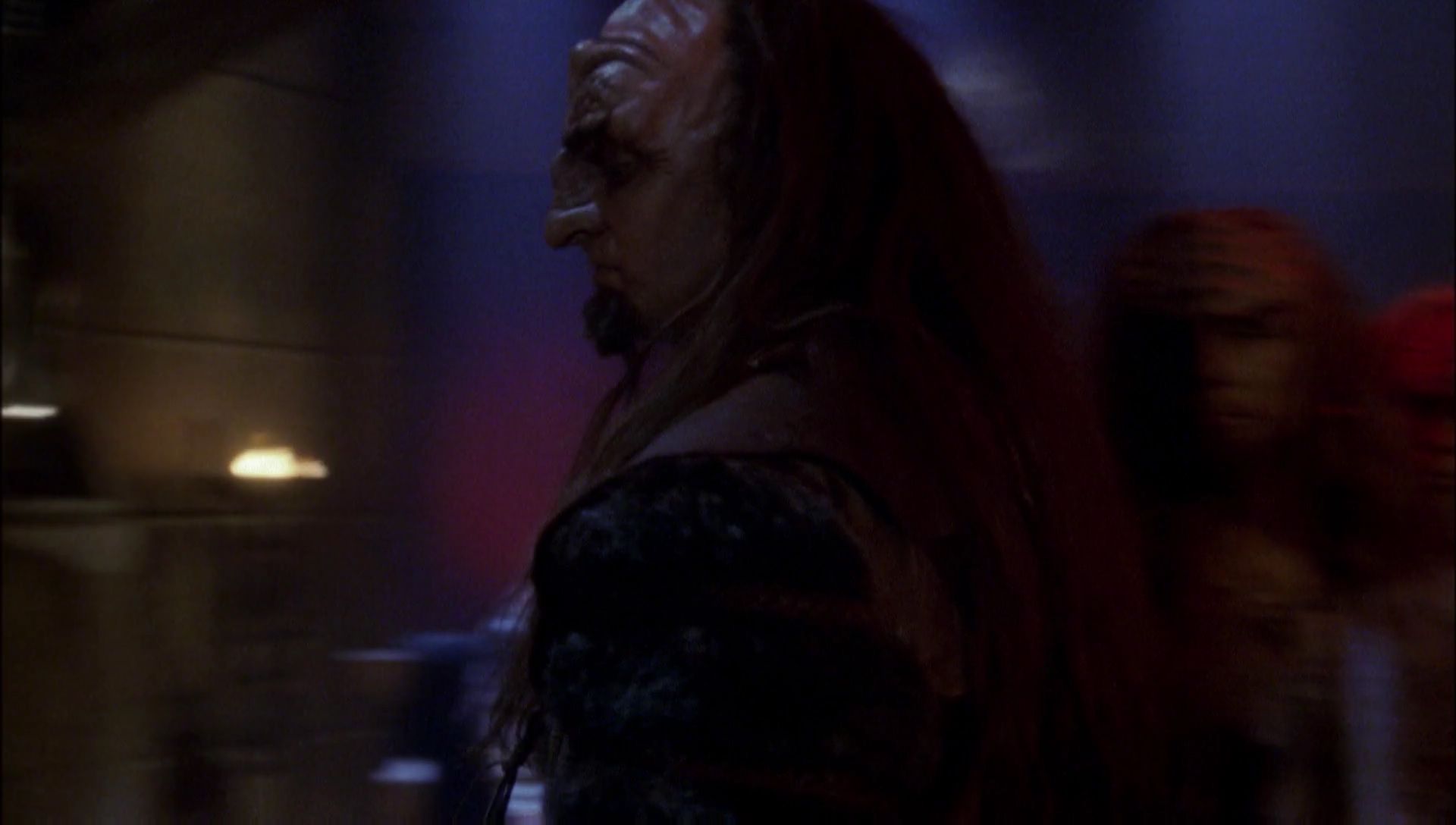 ariane179254_Enterprise_1x01-1x02_BrokenBow_5847.jpg
