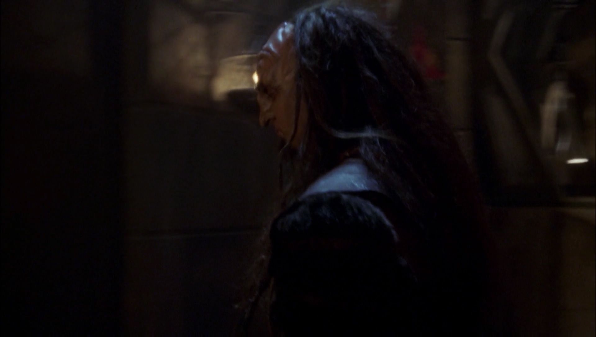 ariane179254_Enterprise_1x01-1x02_BrokenBow_5848.jpg