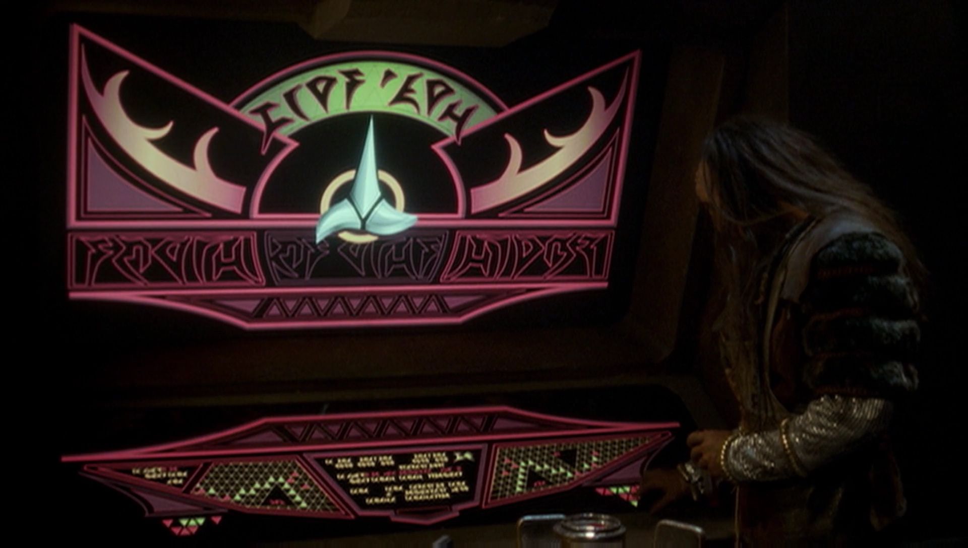 ariane179254_Enterprise_1x01-1x02_BrokenBow_5856.jpg
