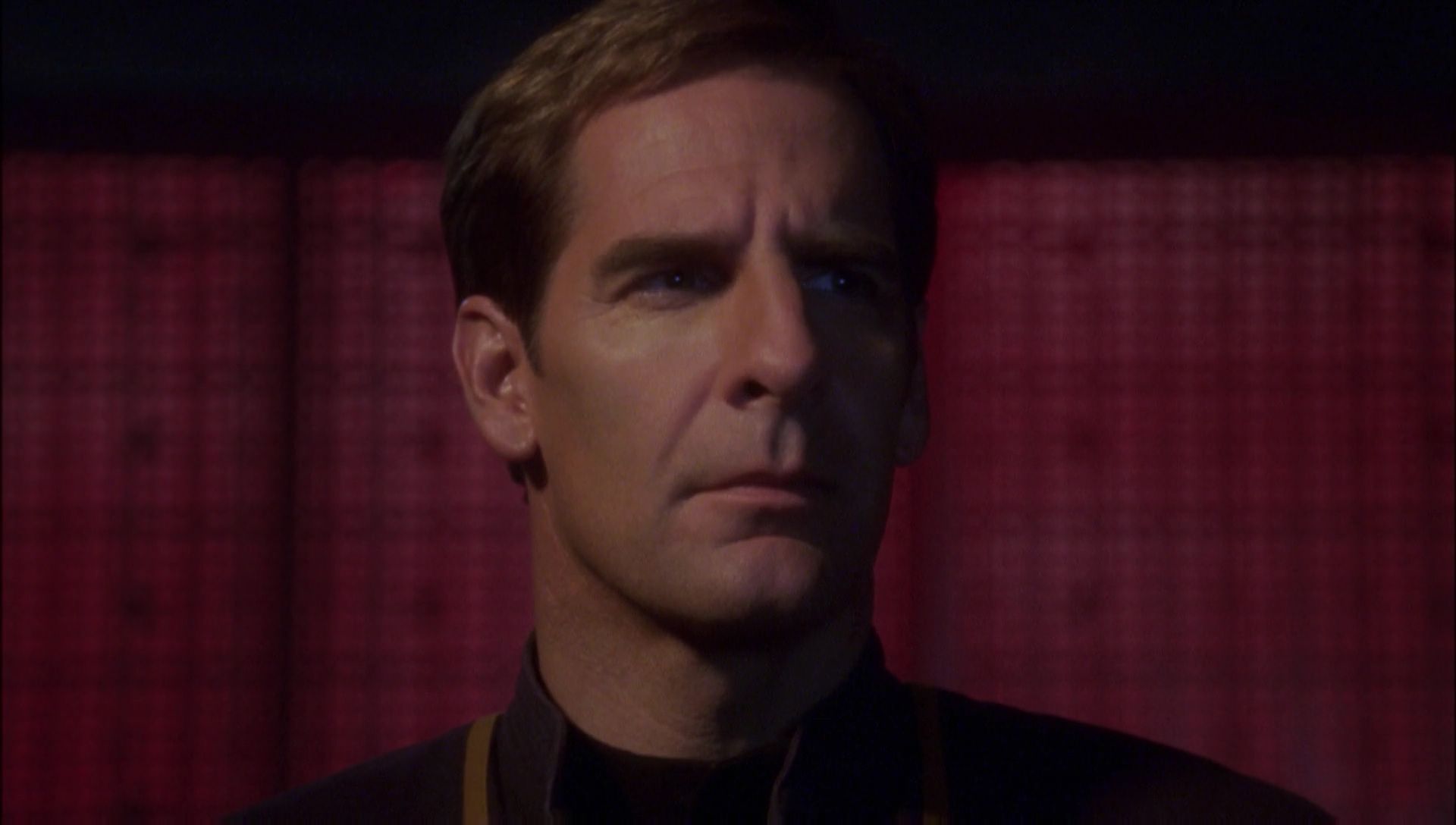 ariane179254_Enterprise_1x01-1x02_BrokenBow_5859.jpg