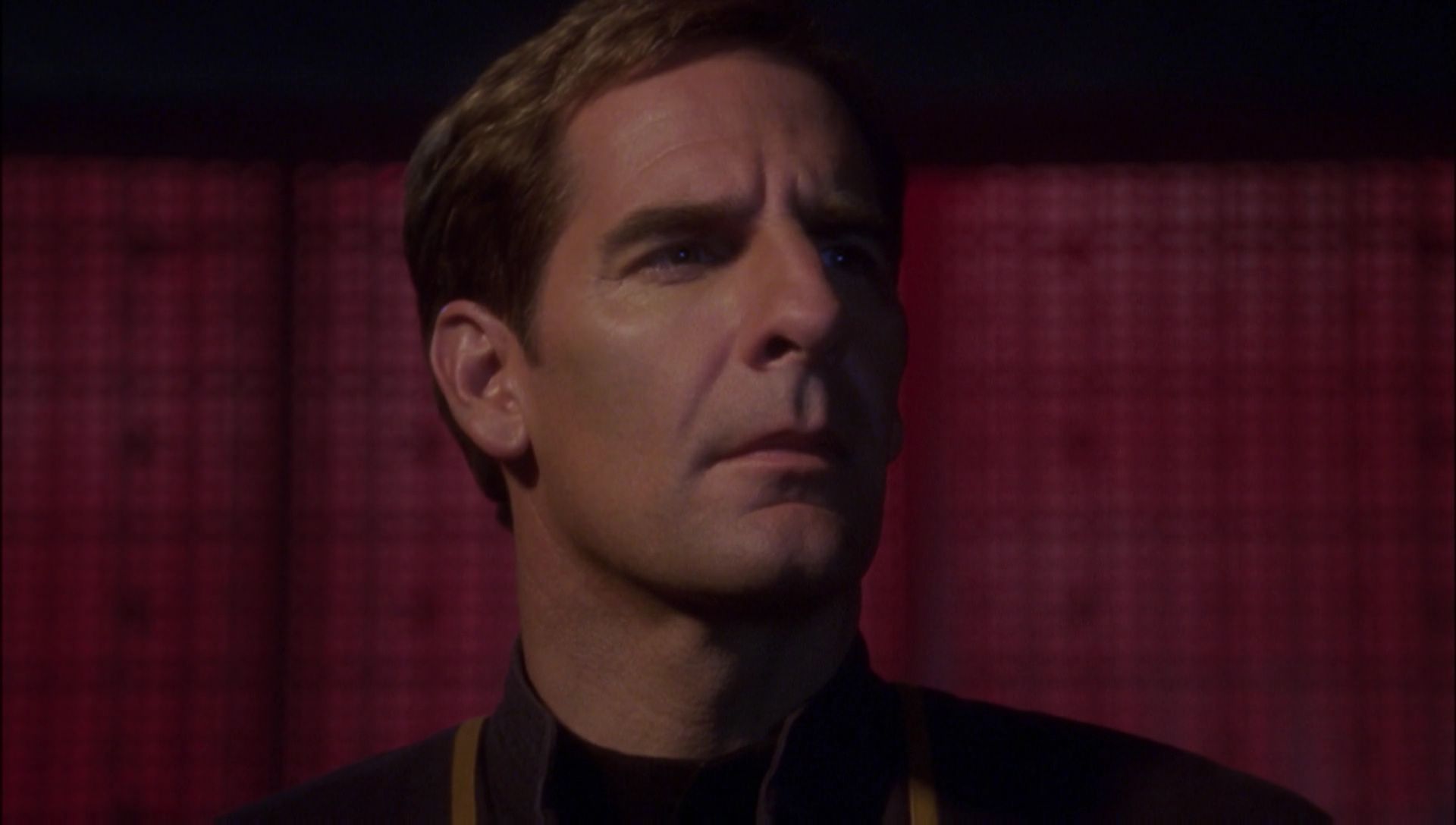 ariane179254_Enterprise_1x01-1x02_BrokenBow_5860.jpg