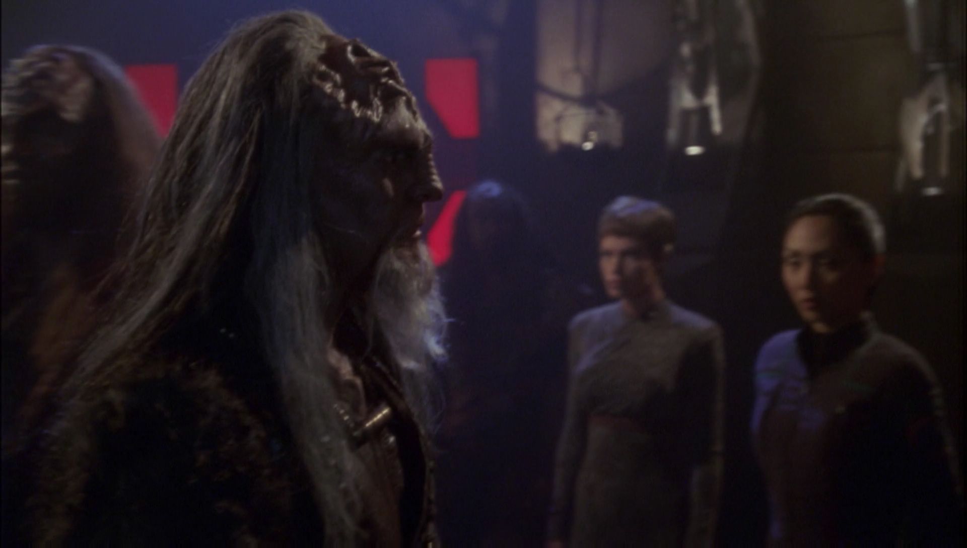 ariane179254_Enterprise_1x01-1x02_BrokenBow_5891.jpg