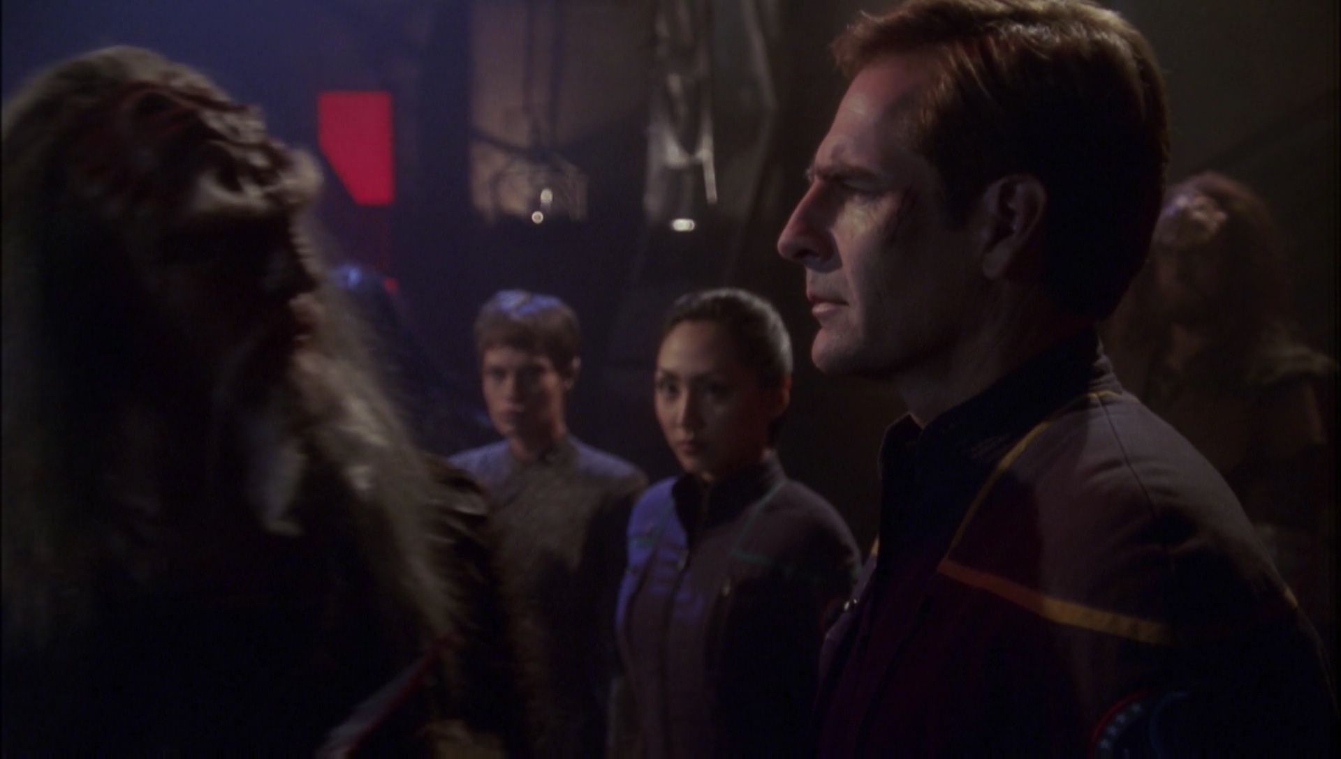 ariane179254_Enterprise_1x01-1x02_BrokenBow_5900.jpg