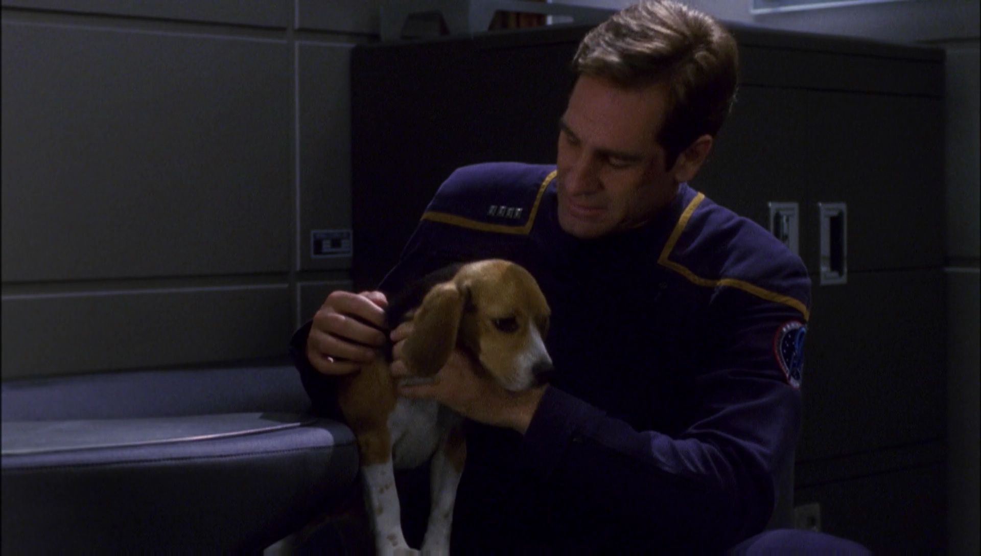 ariane179254_Enterprise_1x01-1x02_BrokenBow_5930.jpg