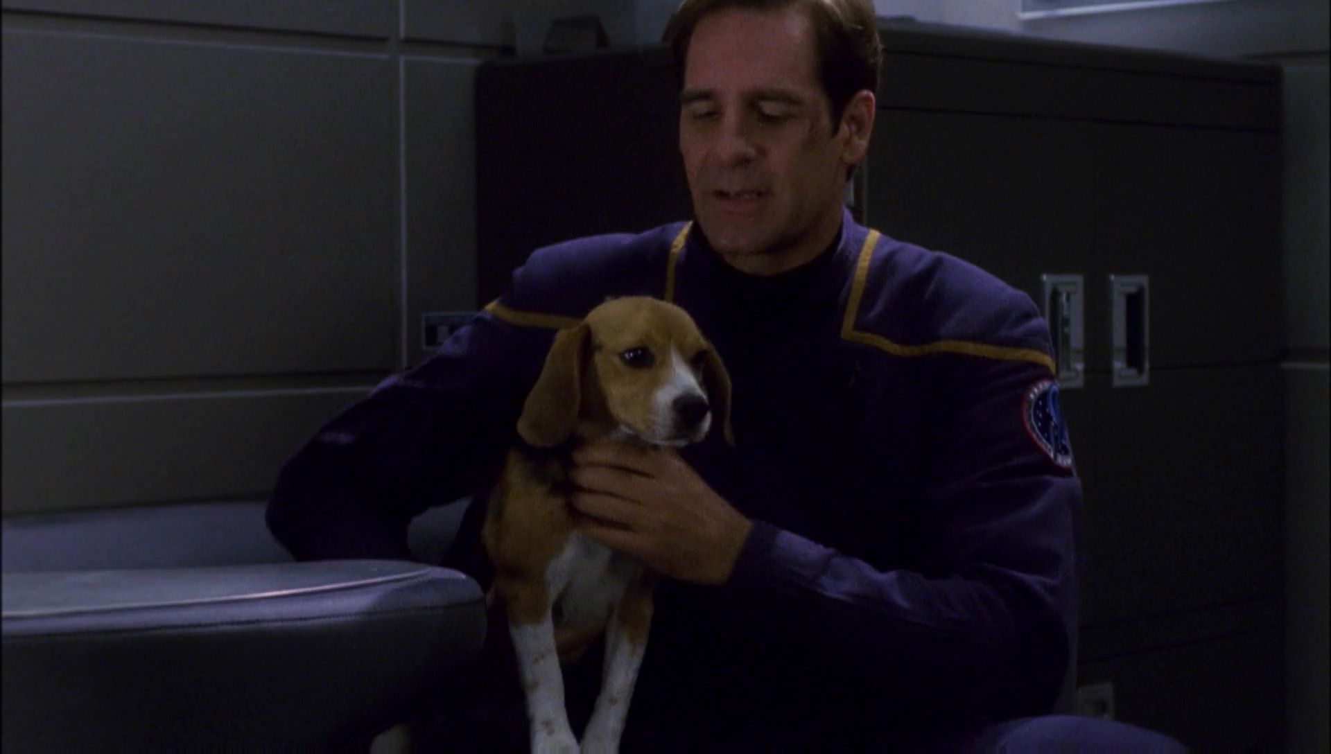 ariane179254_Enterprise_1x01-1x02_BrokenBow_5931.jpg