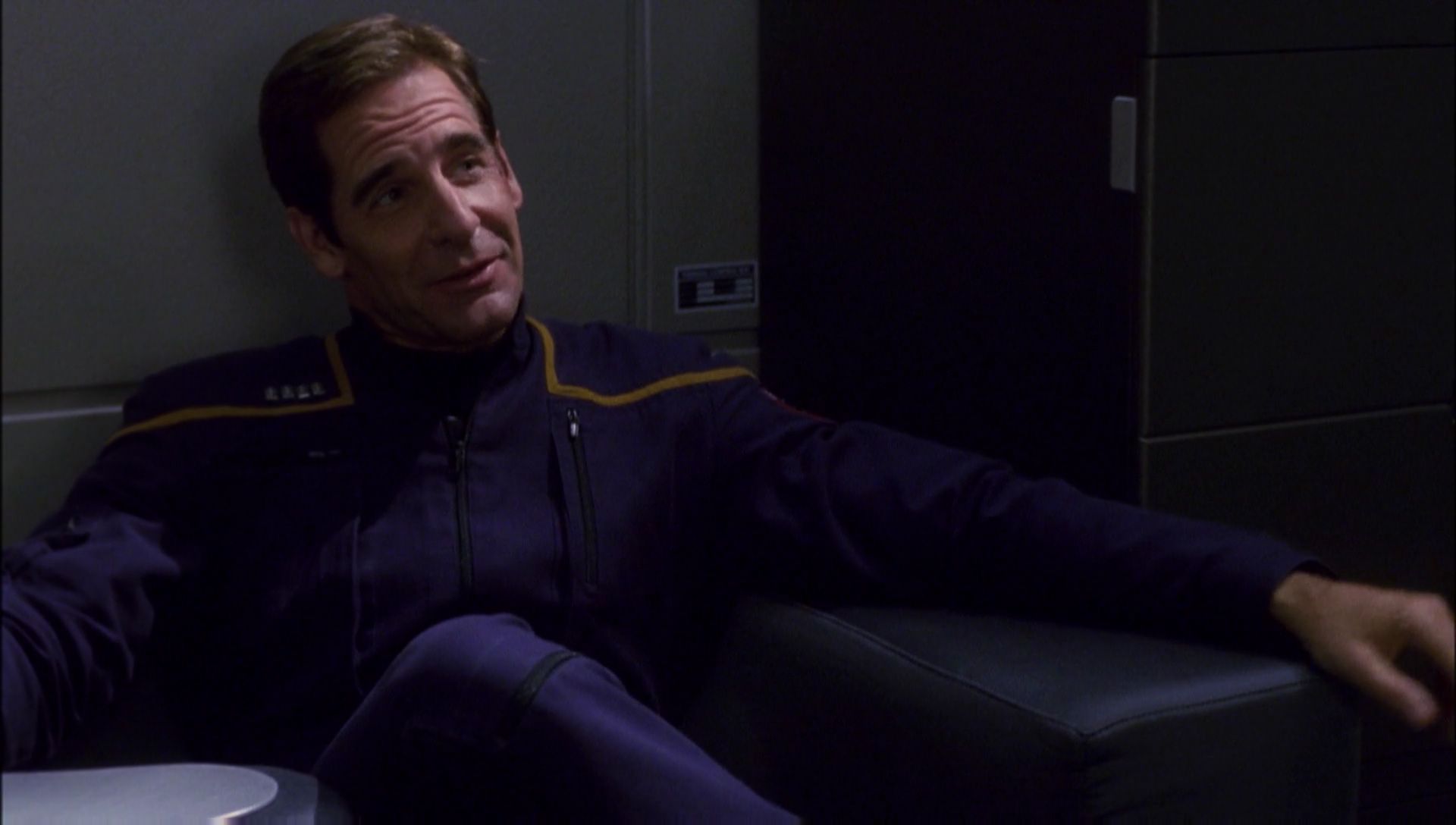 ariane179254_Enterprise_1x01-1x02_BrokenBow_5941.jpg