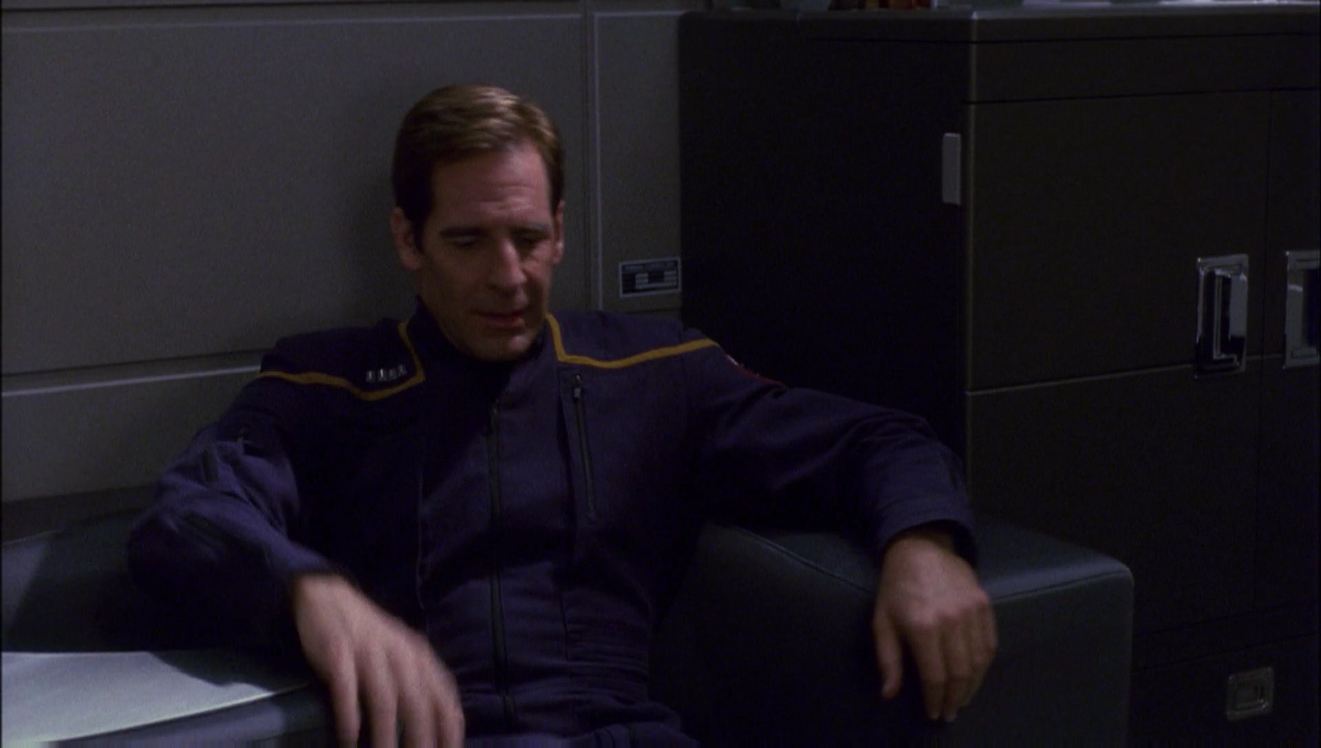 ariane179254_Enterprise_1x01-1x02_BrokenBow_5948.jpg