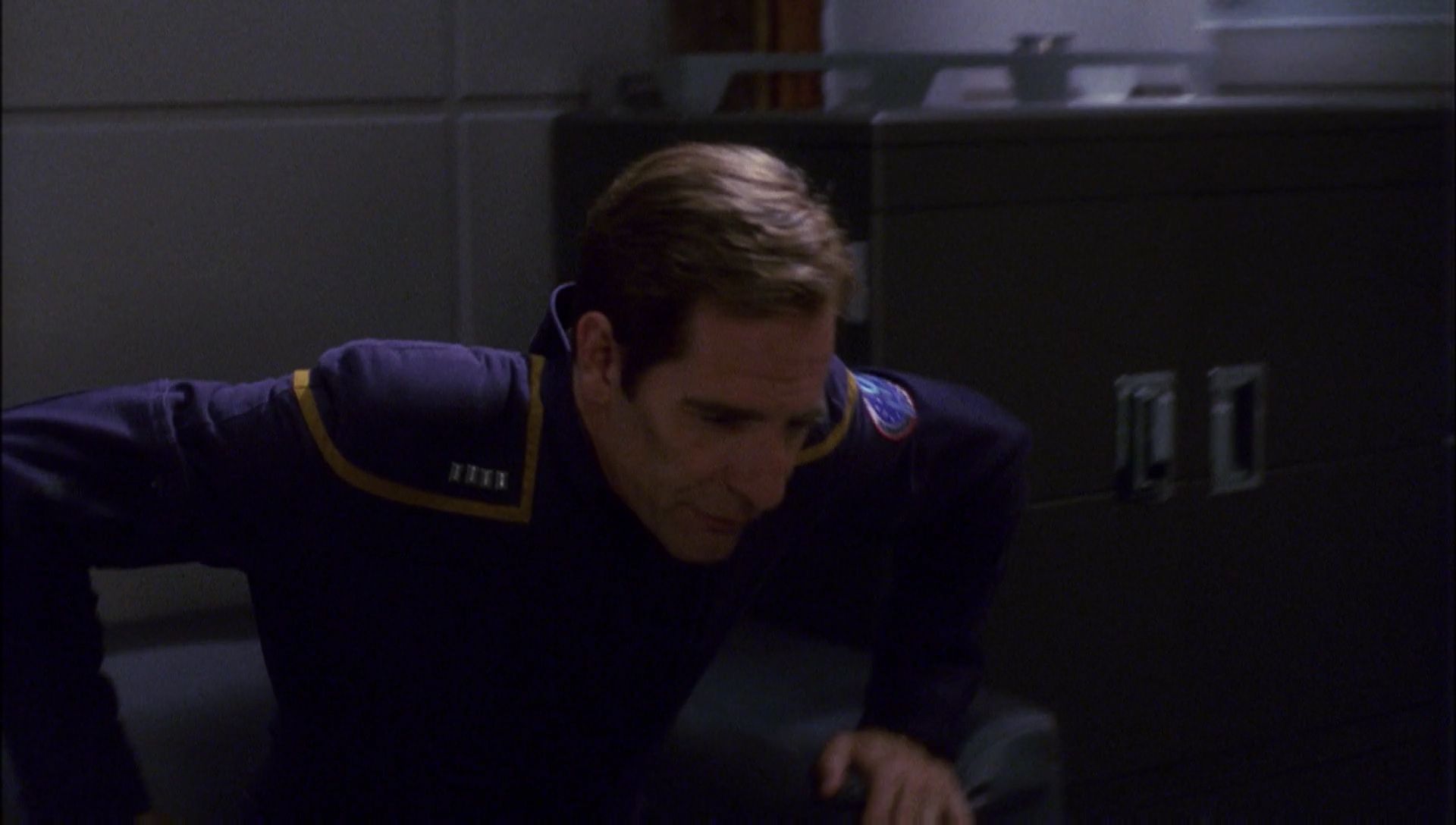 ariane179254_Enterprise_1x01-1x02_BrokenBow_5949.jpg