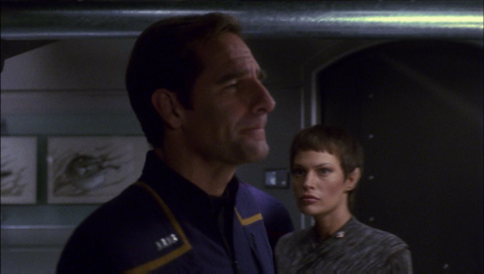 ariane179254_Enterprise_1x01-1x02_BrokenBow_5953.jpg