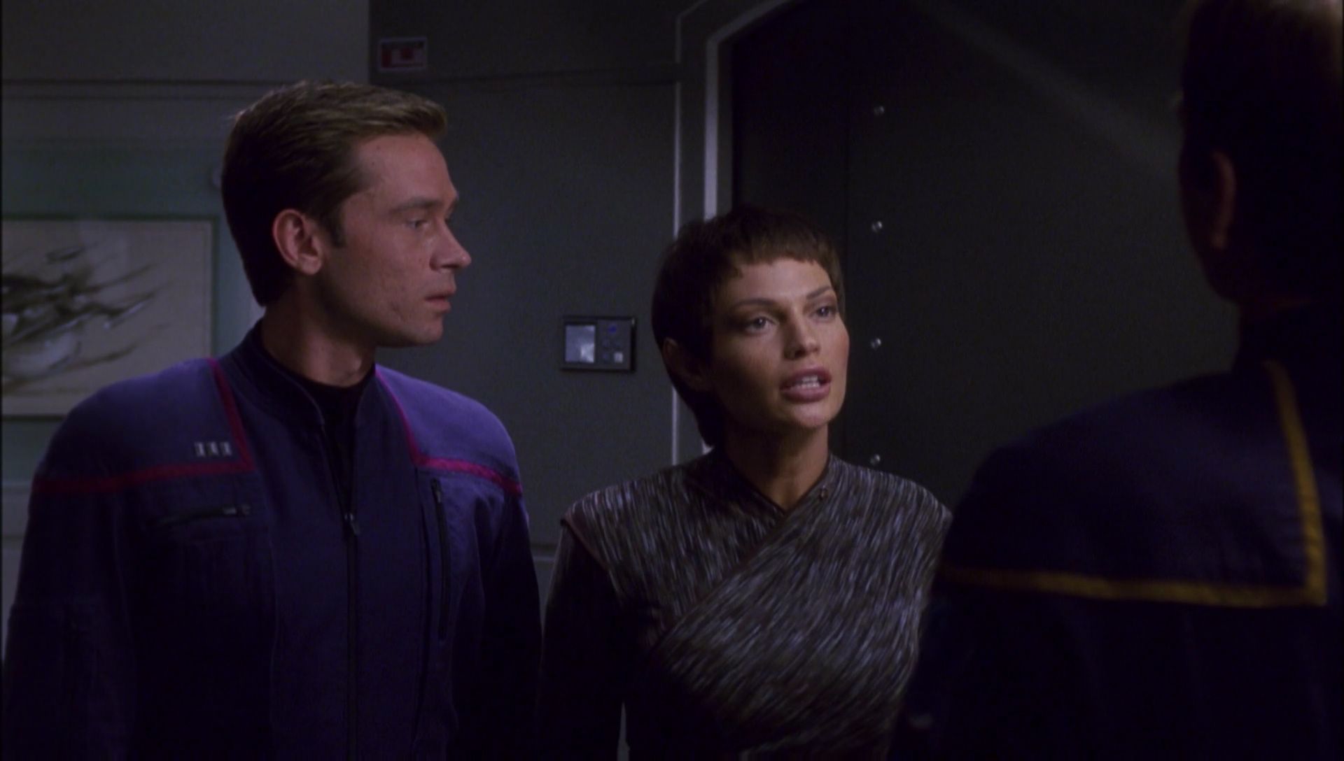ariane179254_Enterprise_1x01-1x02_BrokenBow_5961.jpg