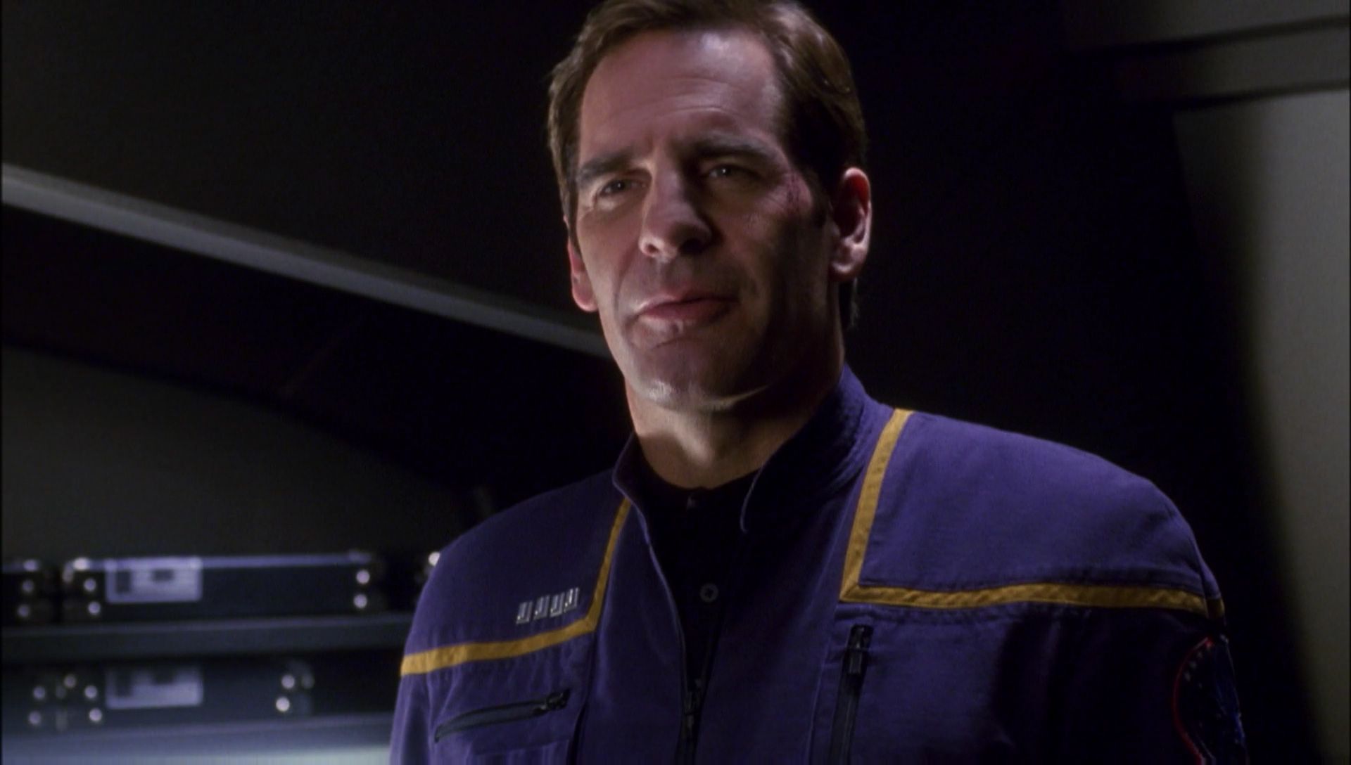 ariane179254_Enterprise_1x01-1x02_BrokenBow_5970.jpg