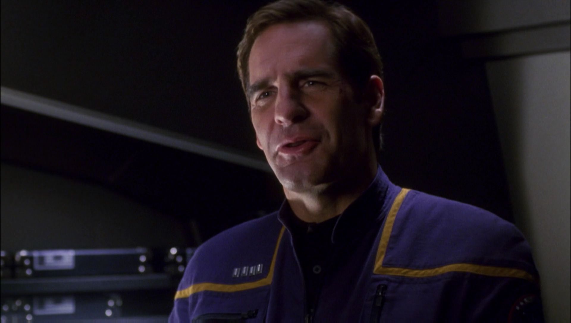 ariane179254_Enterprise_1x01-1x02_BrokenBow_5983.jpg